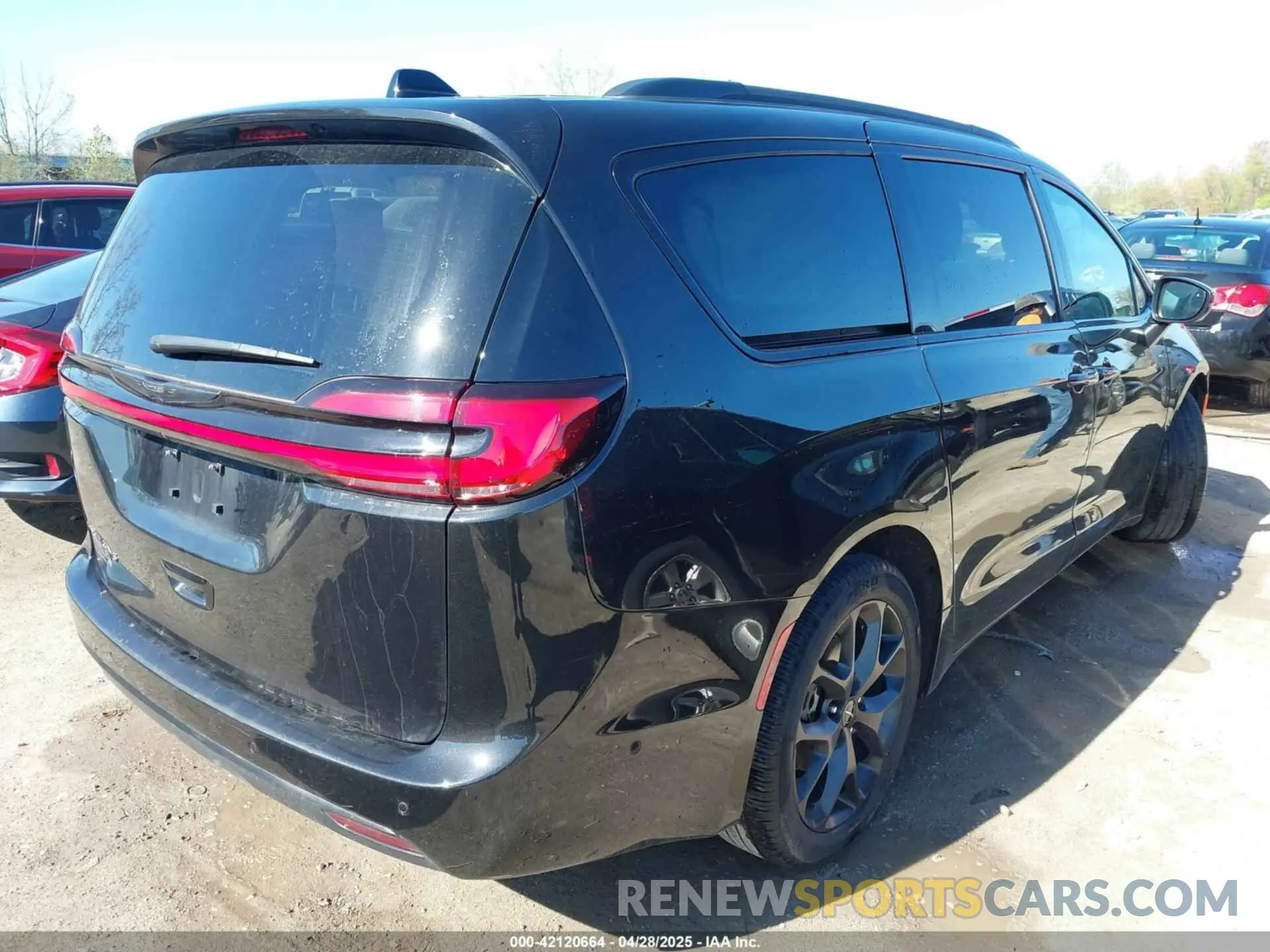 4 Photograph of a damaged car 2C4RC1BG9PR628427 CHRYSLER PACIFICA 2023