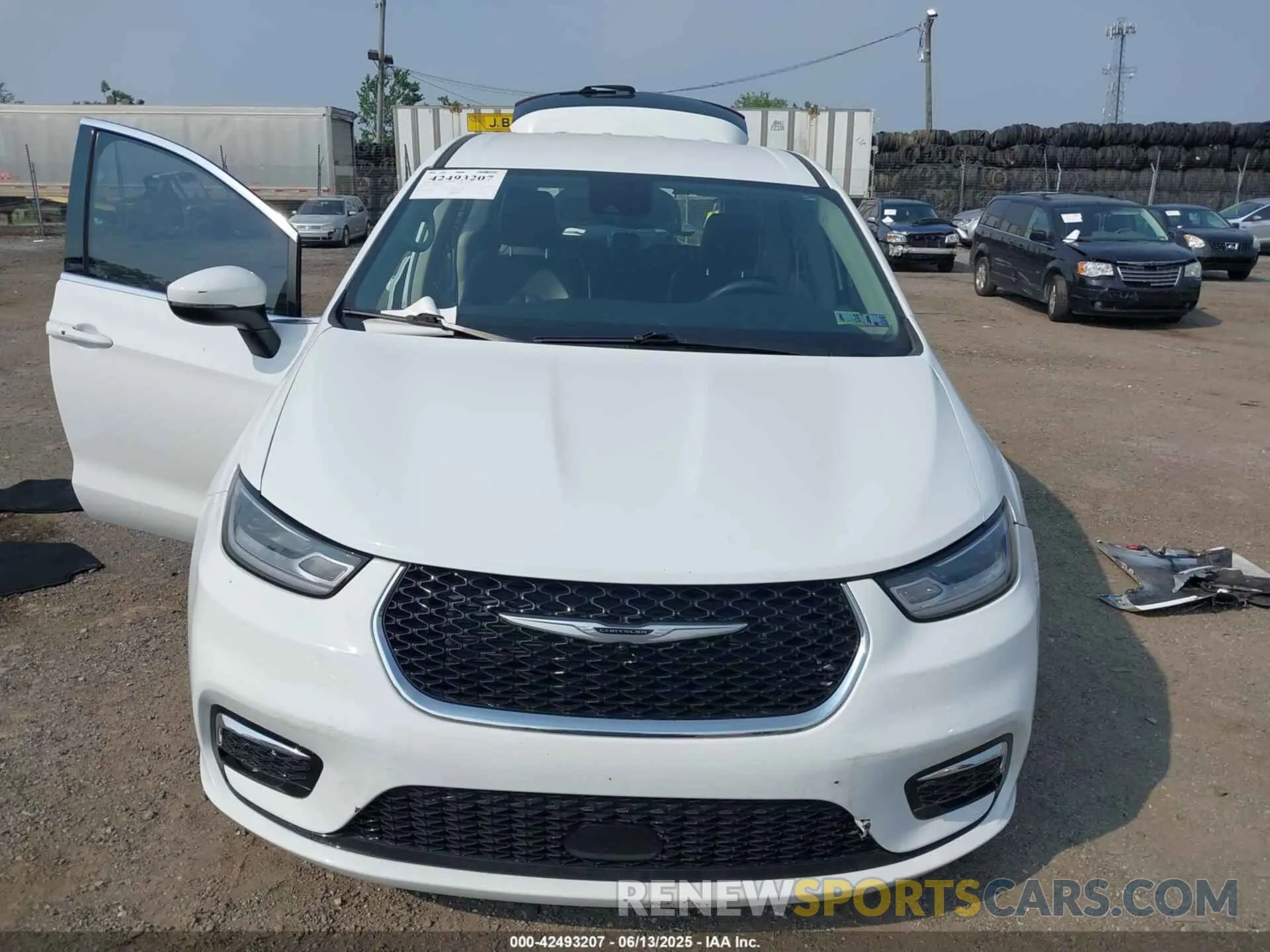 13 Photograph of a damaged car 2C4RC1BGXPR509365 CHRYSLER PACIFICA 2023