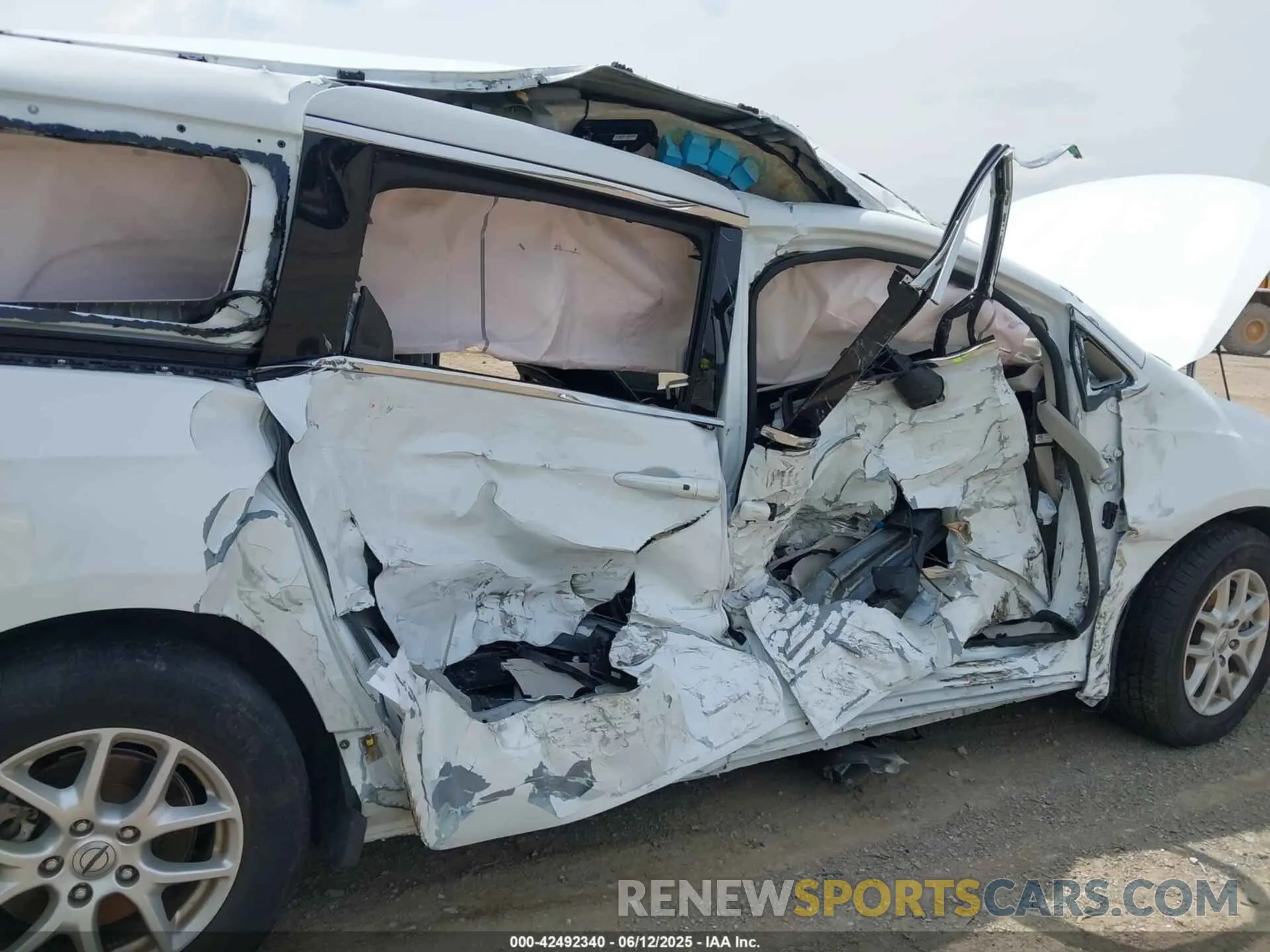 6 Photograph of a damaged car 2C4RC1BGXPR531396 CHRYSLER PACIFICA 2023