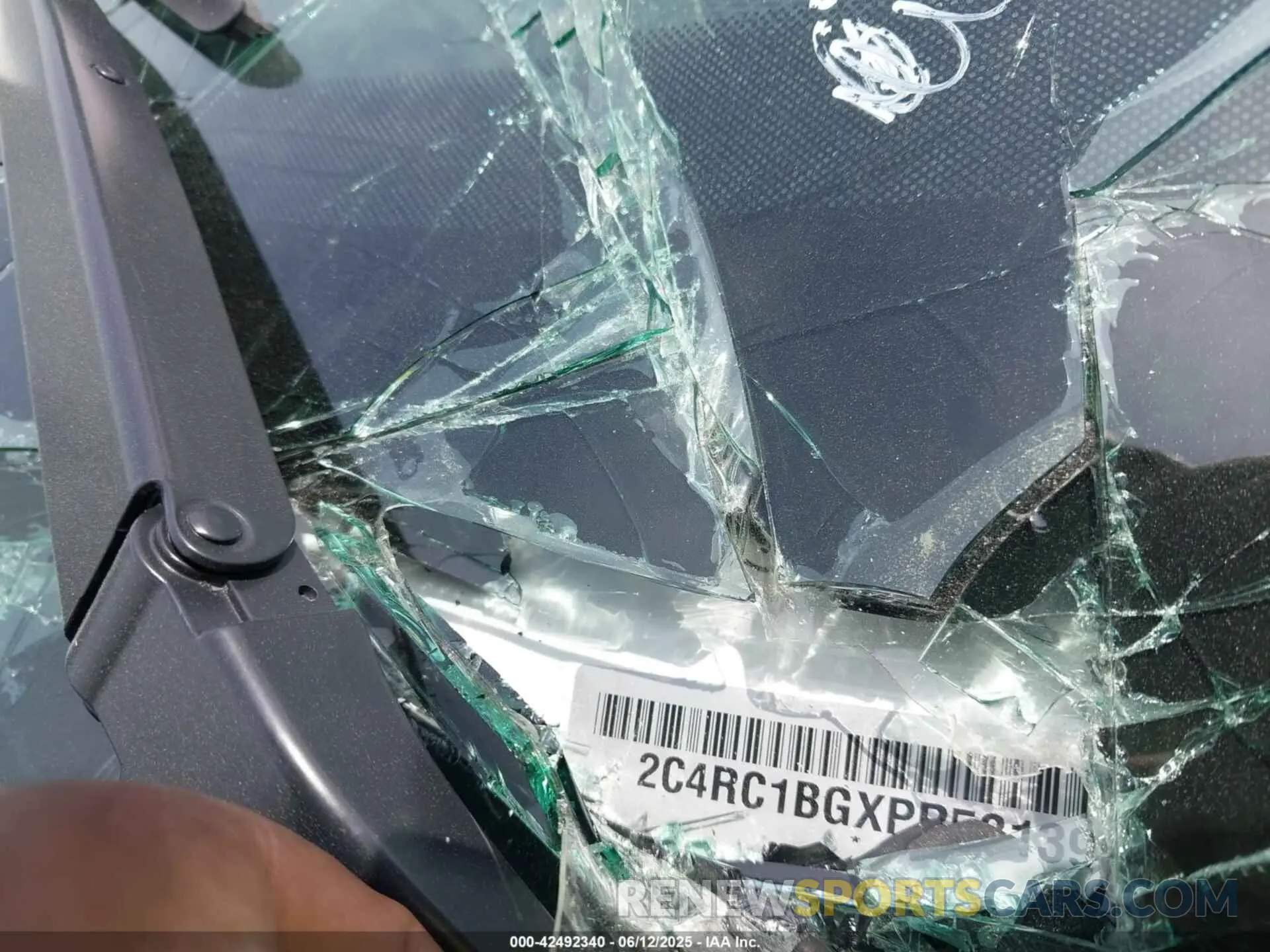9 Photograph of a damaged car 2C4RC1BGXPR531396 CHRYSLER PACIFICA 2023