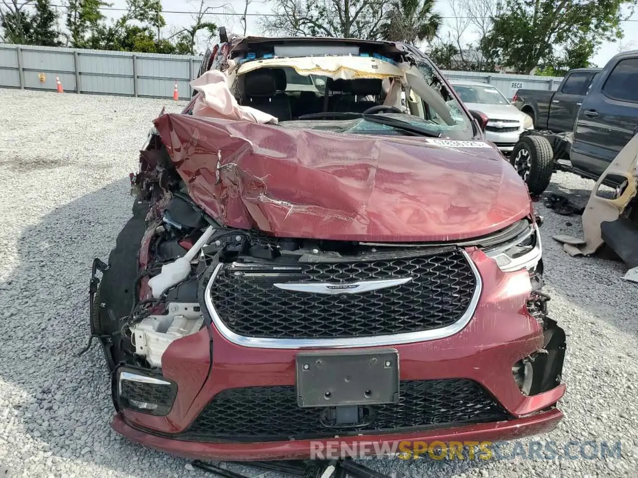 5 Photograph of a damaged car 2C4RC1BGXPR574068 CHRYSLER PACIFICA 2023