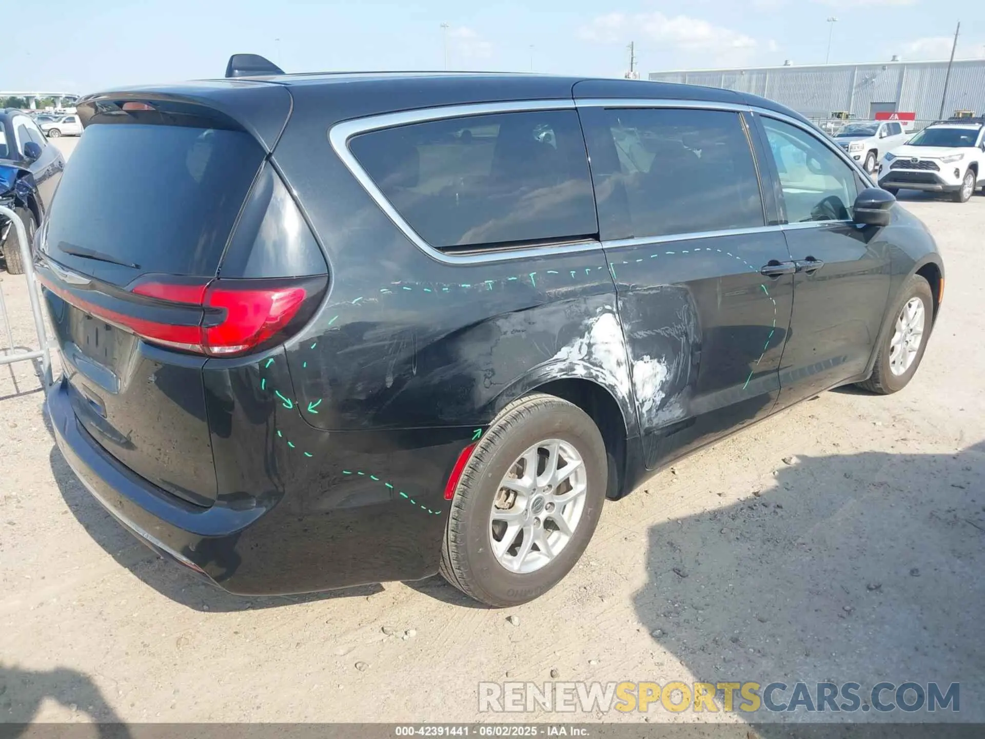 4 Photograph of a damaged car 2C4RC1BGXPR578198 CHRYSLER PACIFICA 2023