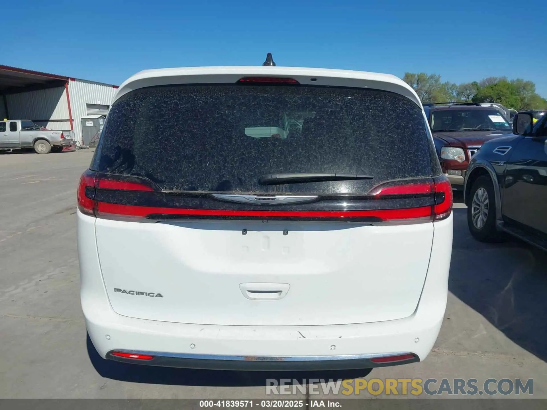 16 Photograph of a damaged car 2C4RC1BGXPR581022 CHRYSLER PACIFICA 2023
