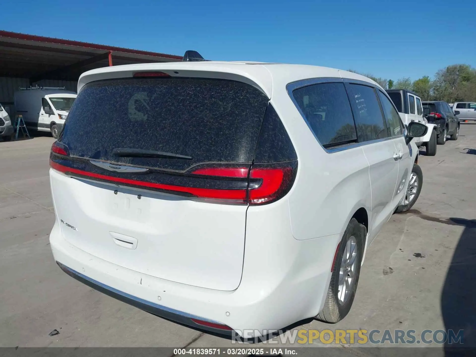 4 Photograph of a damaged car 2C4RC1BGXPR581022 CHRYSLER PACIFICA 2023