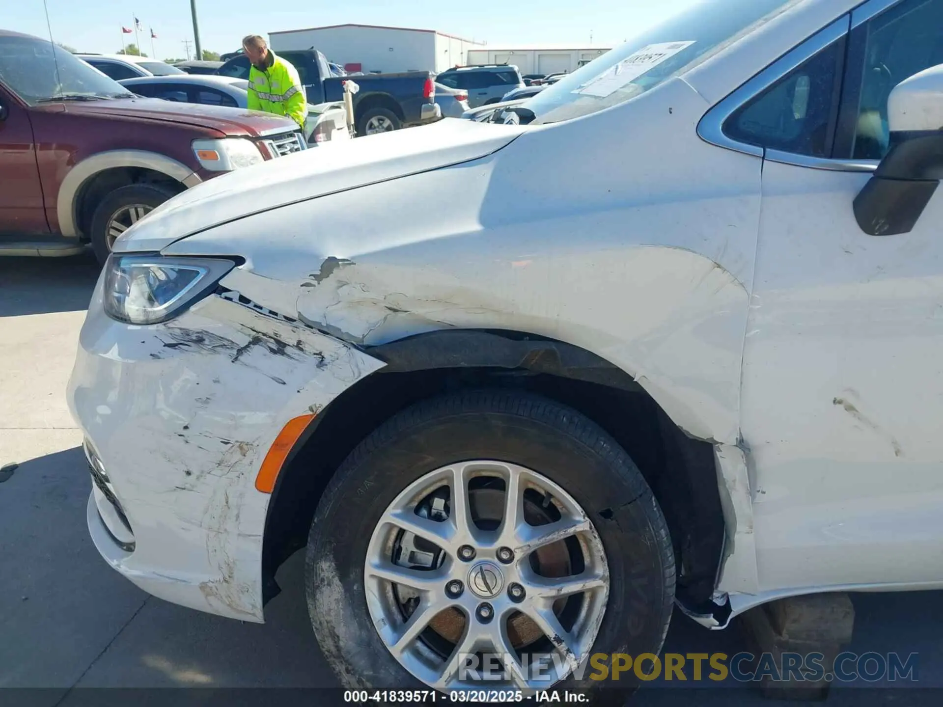 6 Photograph of a damaged car 2C4RC1BGXPR581022 CHRYSLER PACIFICA 2023