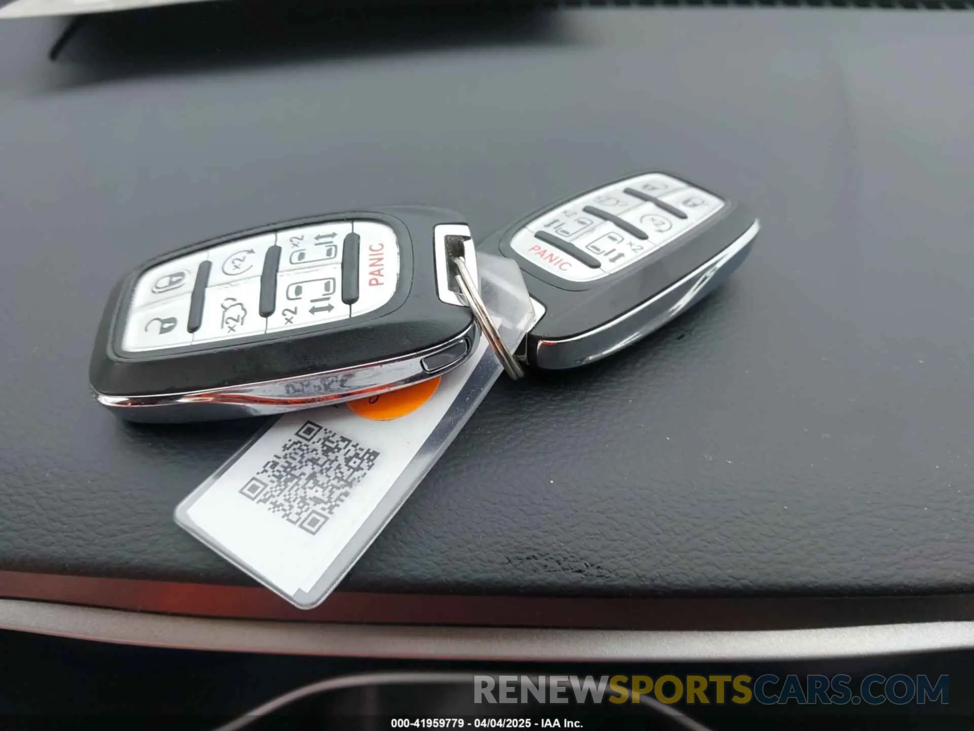 11 Photograph of a damaged car 2C4RC1BGXPR586334 CHRYSLER PACIFICA 2023