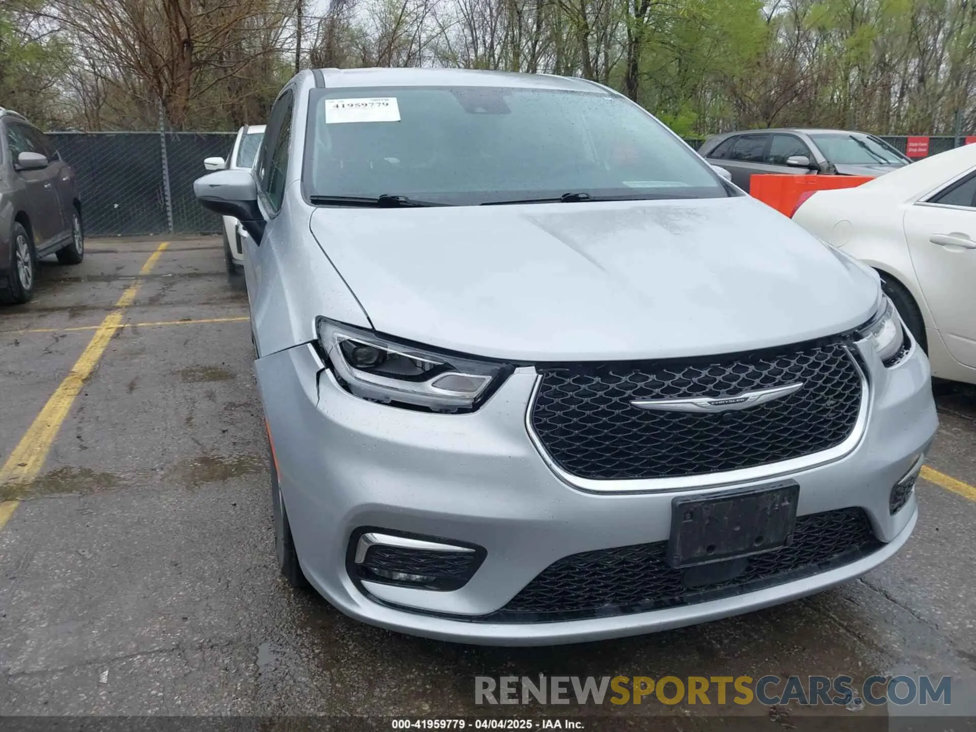 12 Photograph of a damaged car 2C4RC1BGXPR586334 CHRYSLER PACIFICA 2023