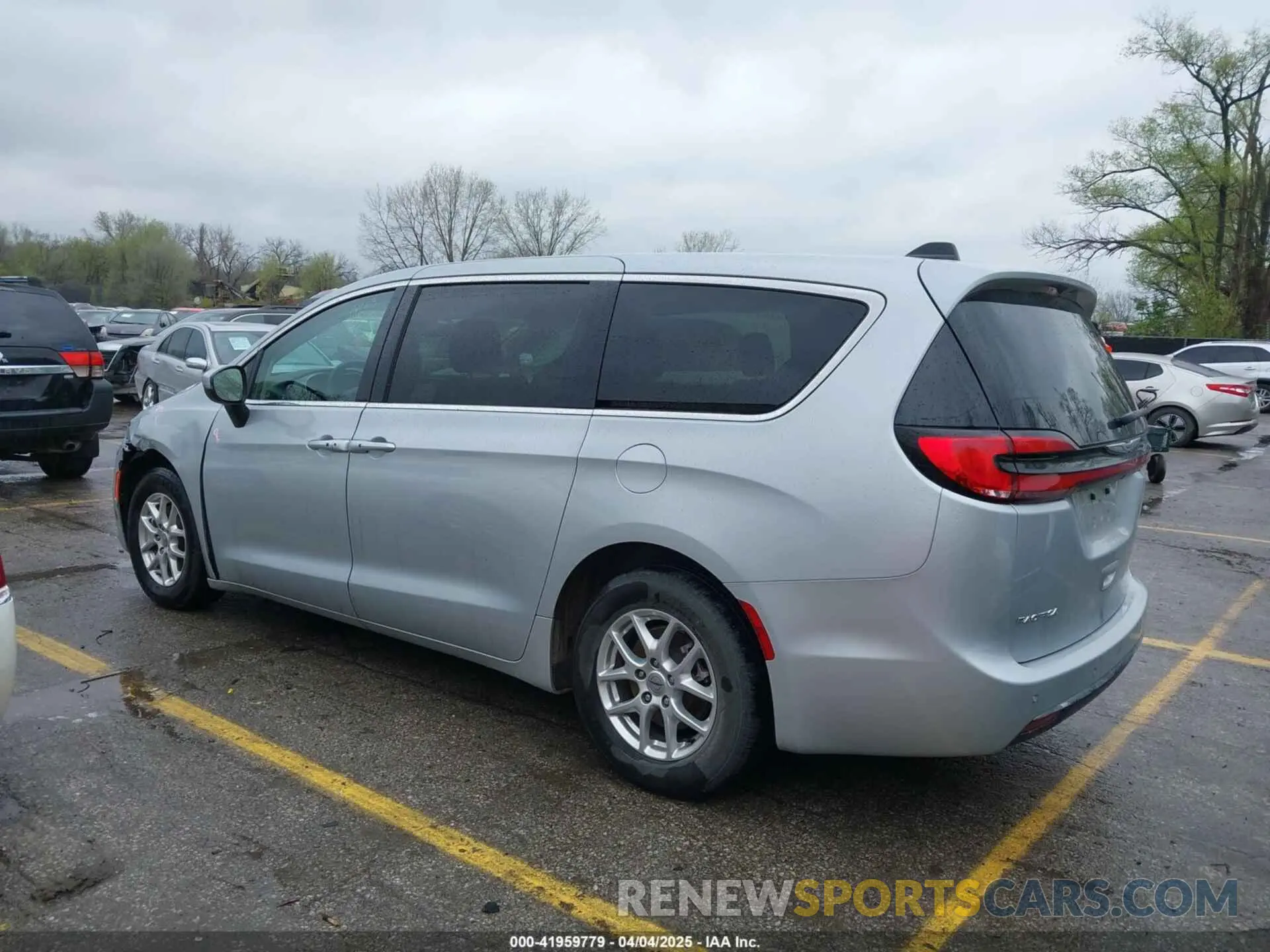 15 Photograph of a damaged car 2C4RC1BGXPR586334 CHRYSLER PACIFICA 2023