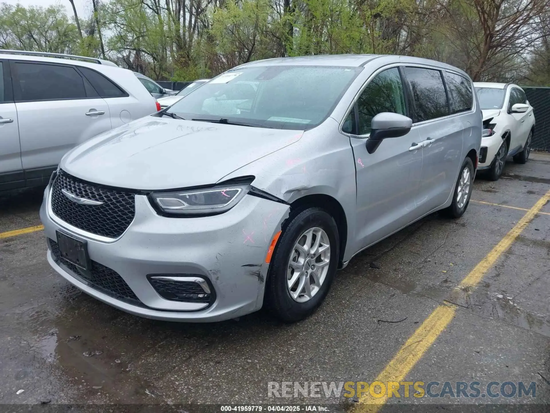 2 Photograph of a damaged car 2C4RC1BGXPR586334 CHRYSLER PACIFICA 2023