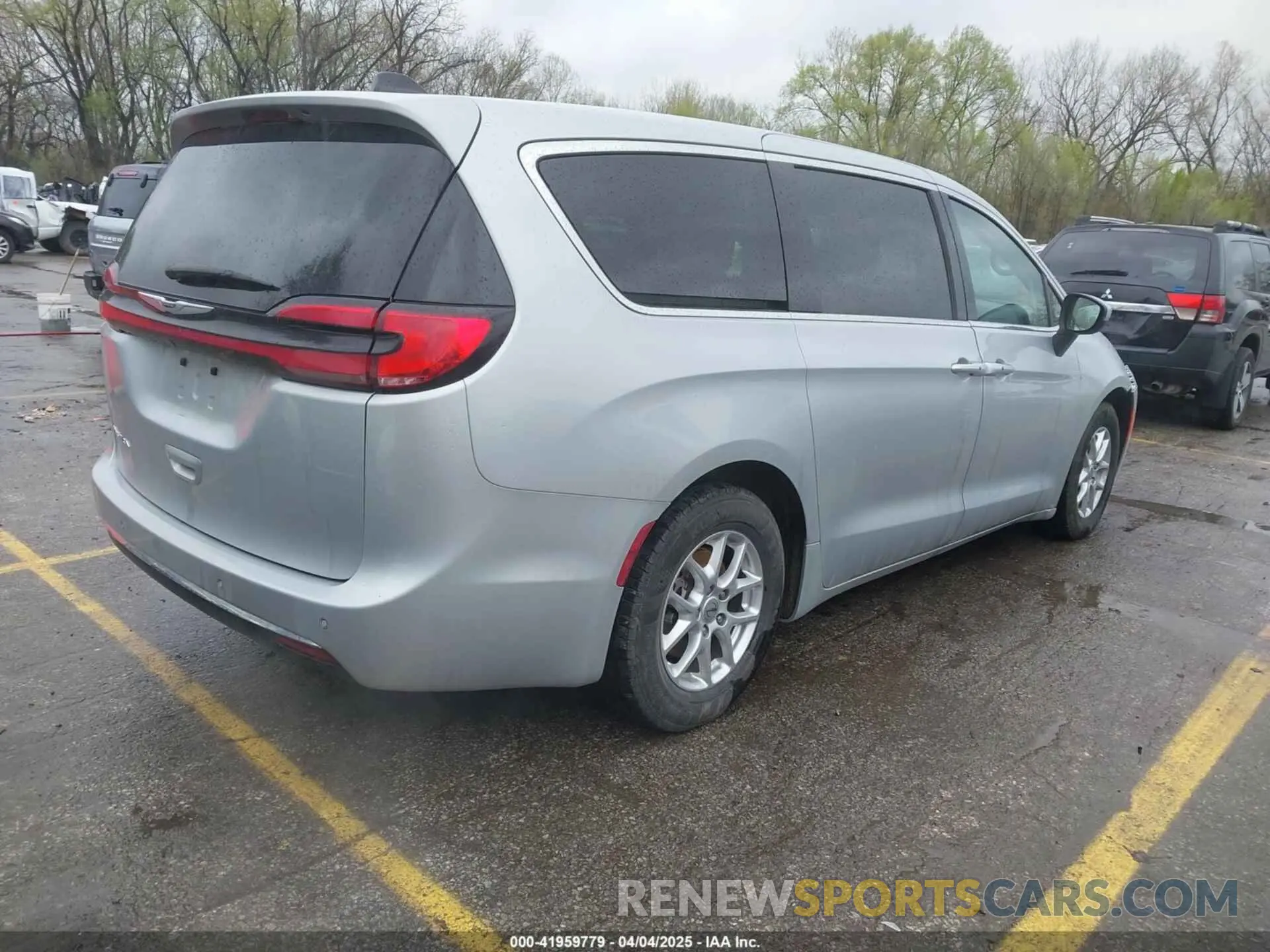 4 Photograph of a damaged car 2C4RC1BGXPR586334 CHRYSLER PACIFICA 2023