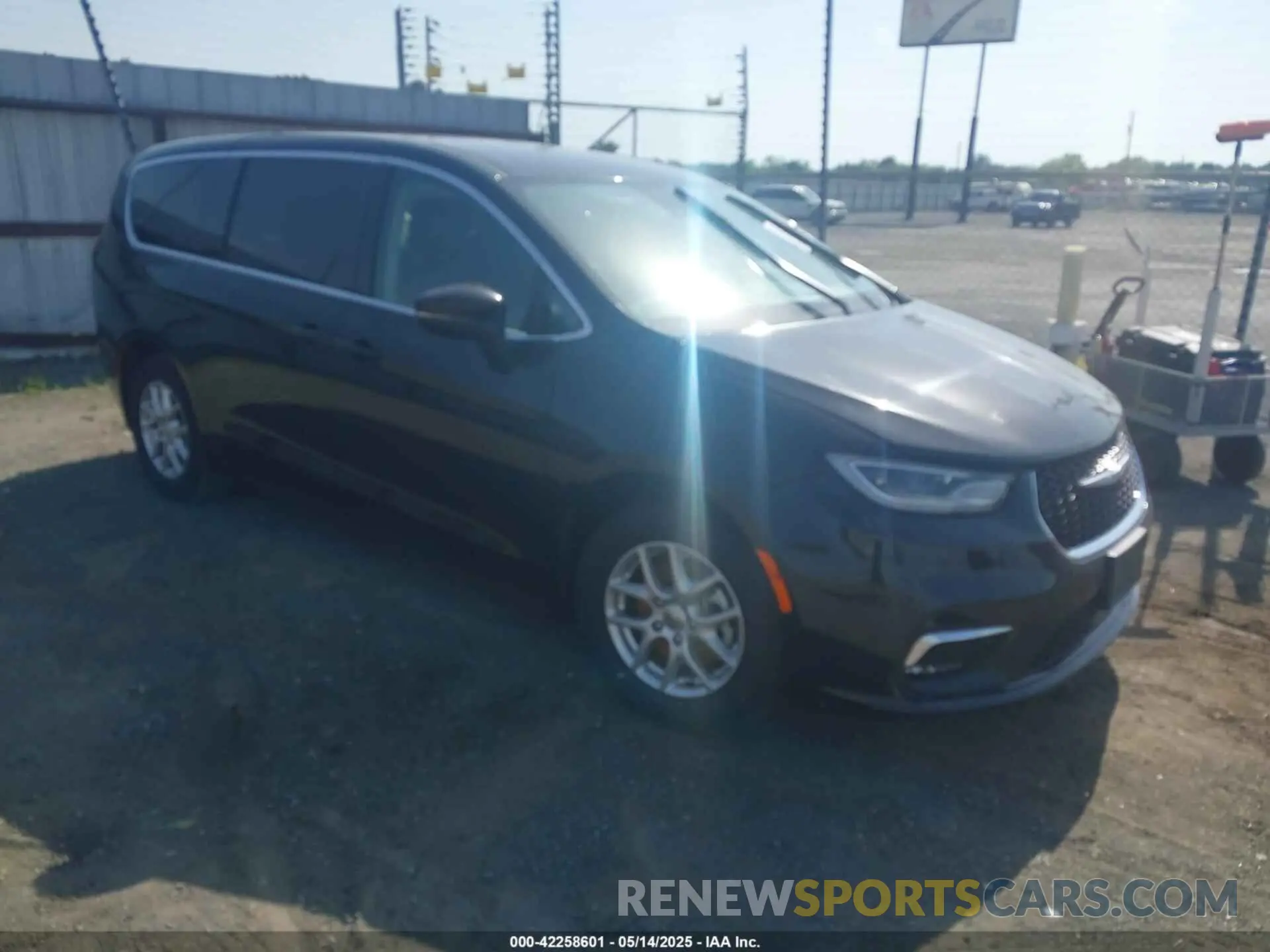1 Photograph of a damaged car 2C4RC1BGXPR590965 CHRYSLER PACIFICA 2023