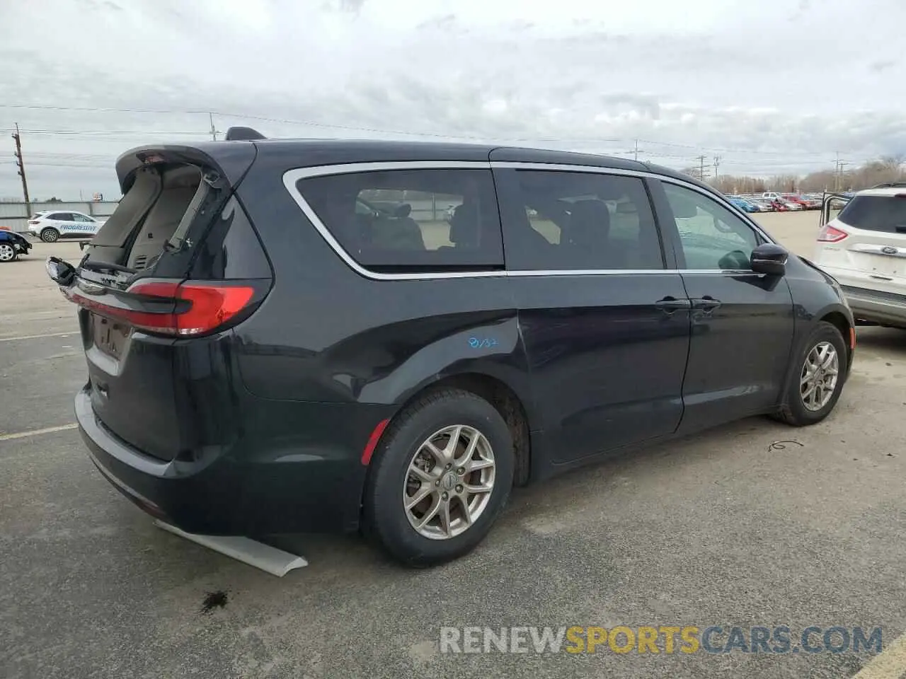 3 Photograph of a damaged car 2C4RC1BGXPR593817 CHRYSLER PACIFICA 2023