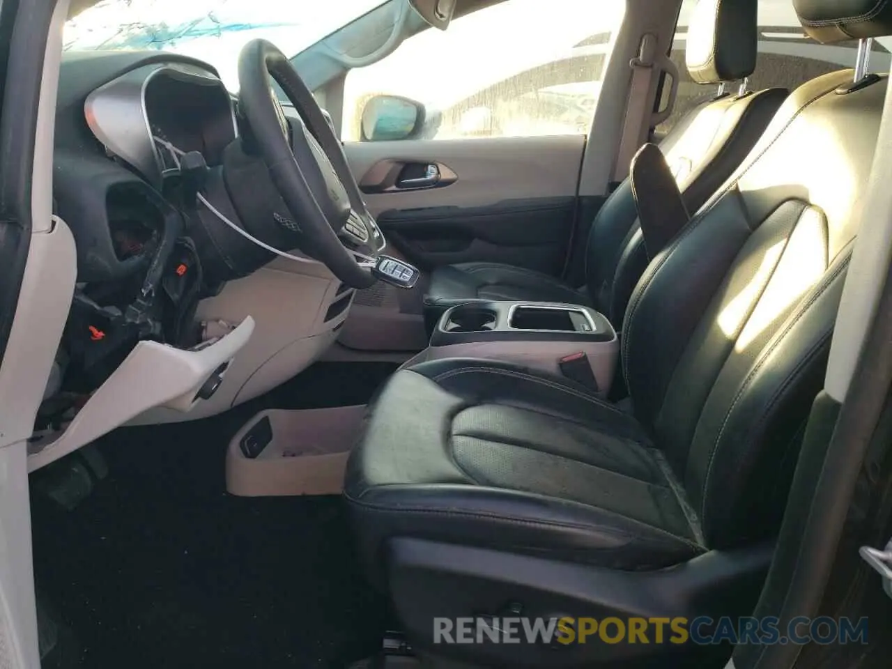 7 Photograph of a damaged car 2C4RC1BGXPR593817 CHRYSLER PACIFICA 2023