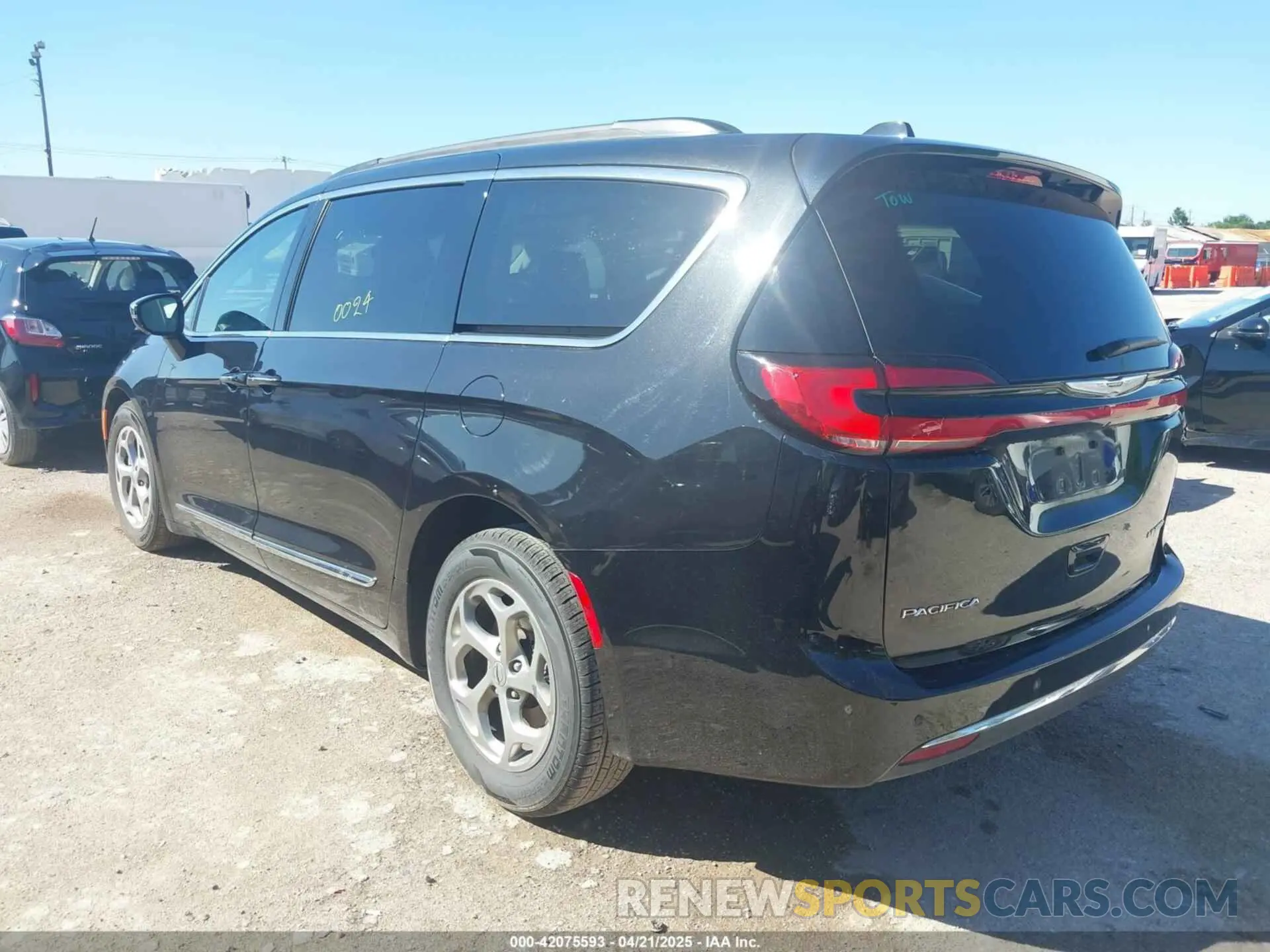 3 Photograph of a damaged car 2C4RC1GG0PR582107 CHRYSLER PACIFICA 2023