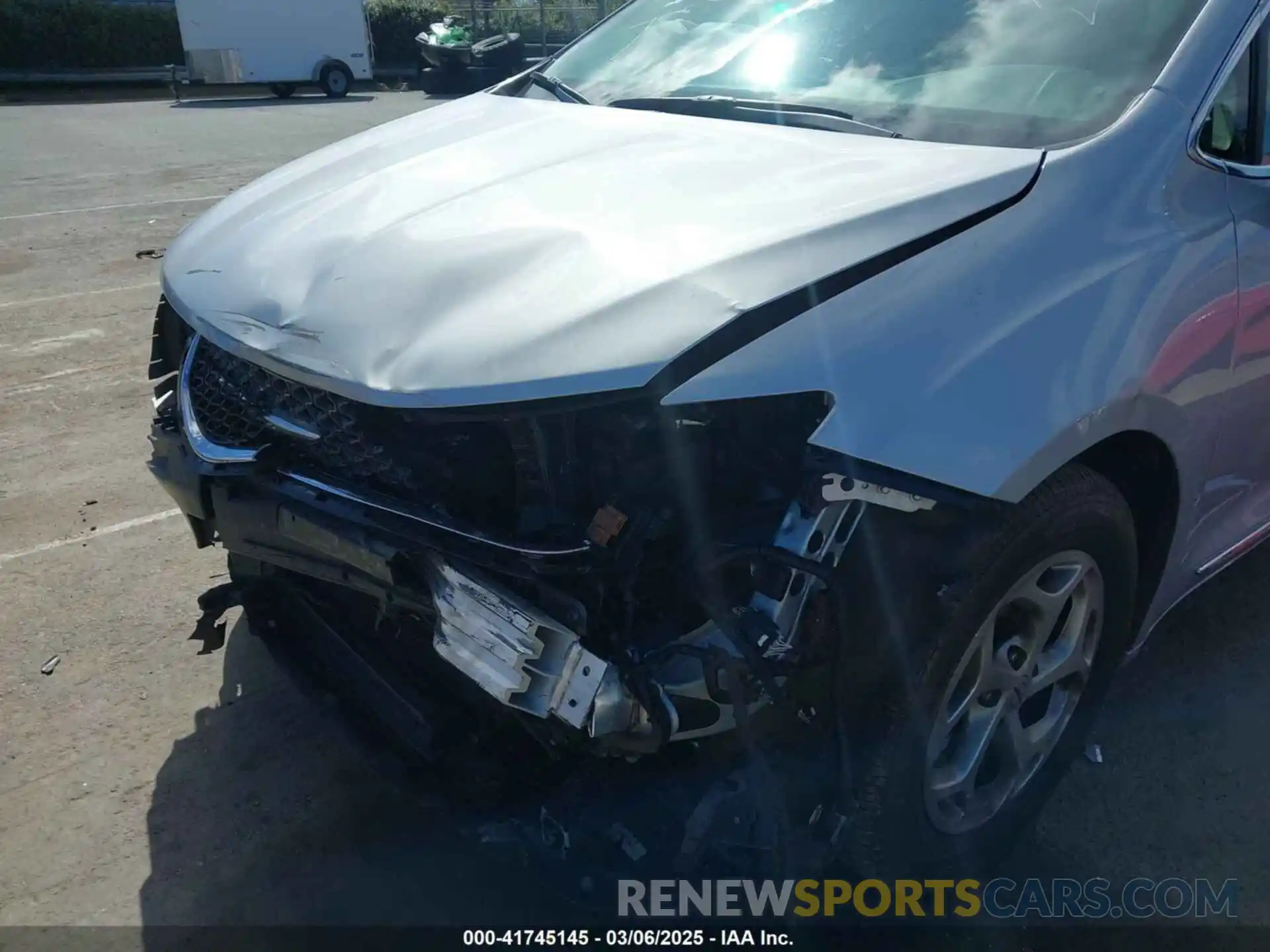 17 Photograph of a damaged car 2C4RC1GG1PR586683 CHRYSLER PACIFICA 2023