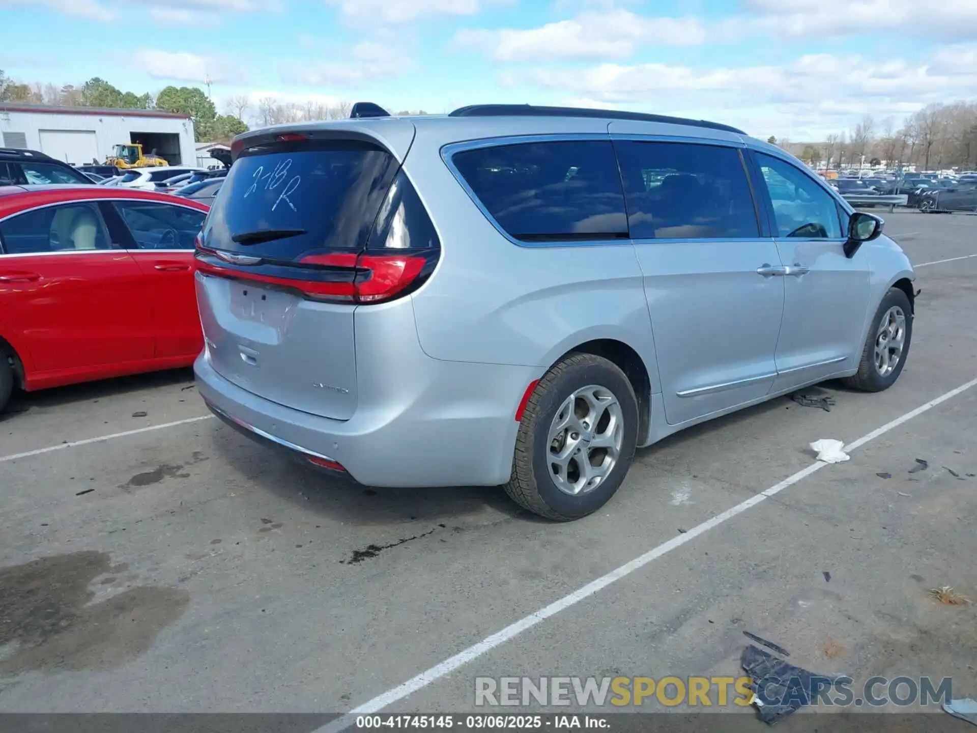 4 Photograph of a damaged car 2C4RC1GG1PR586683 CHRYSLER PACIFICA 2023