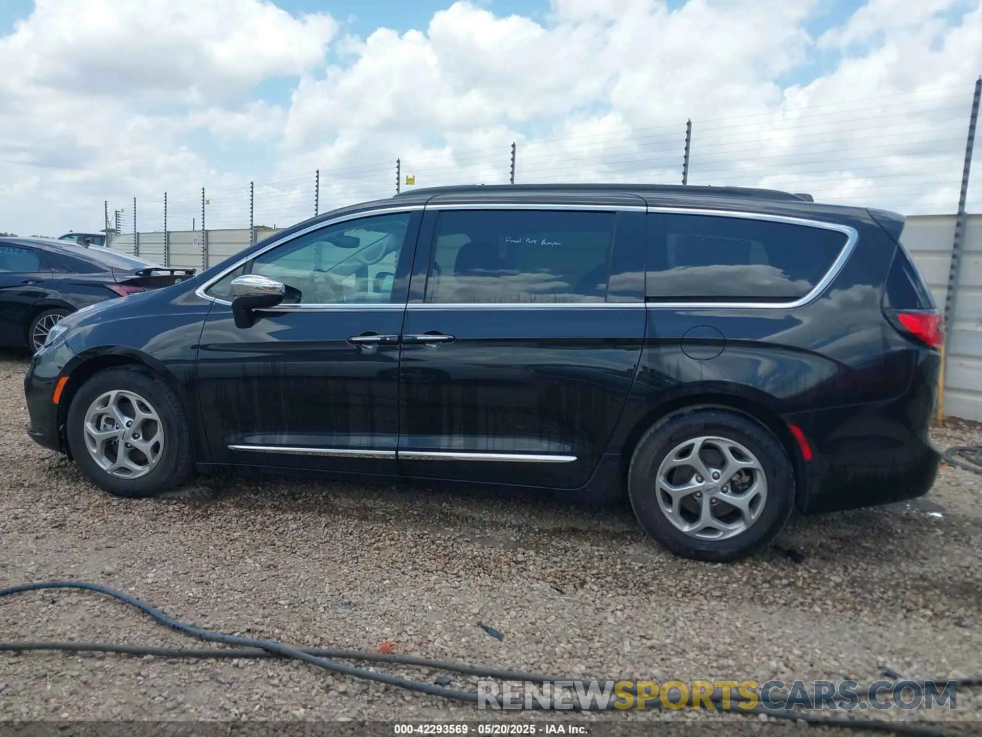 14 Photograph of a damaged car 2C4RC1GG1PR586862 CHRYSLER PACIFICA 2023