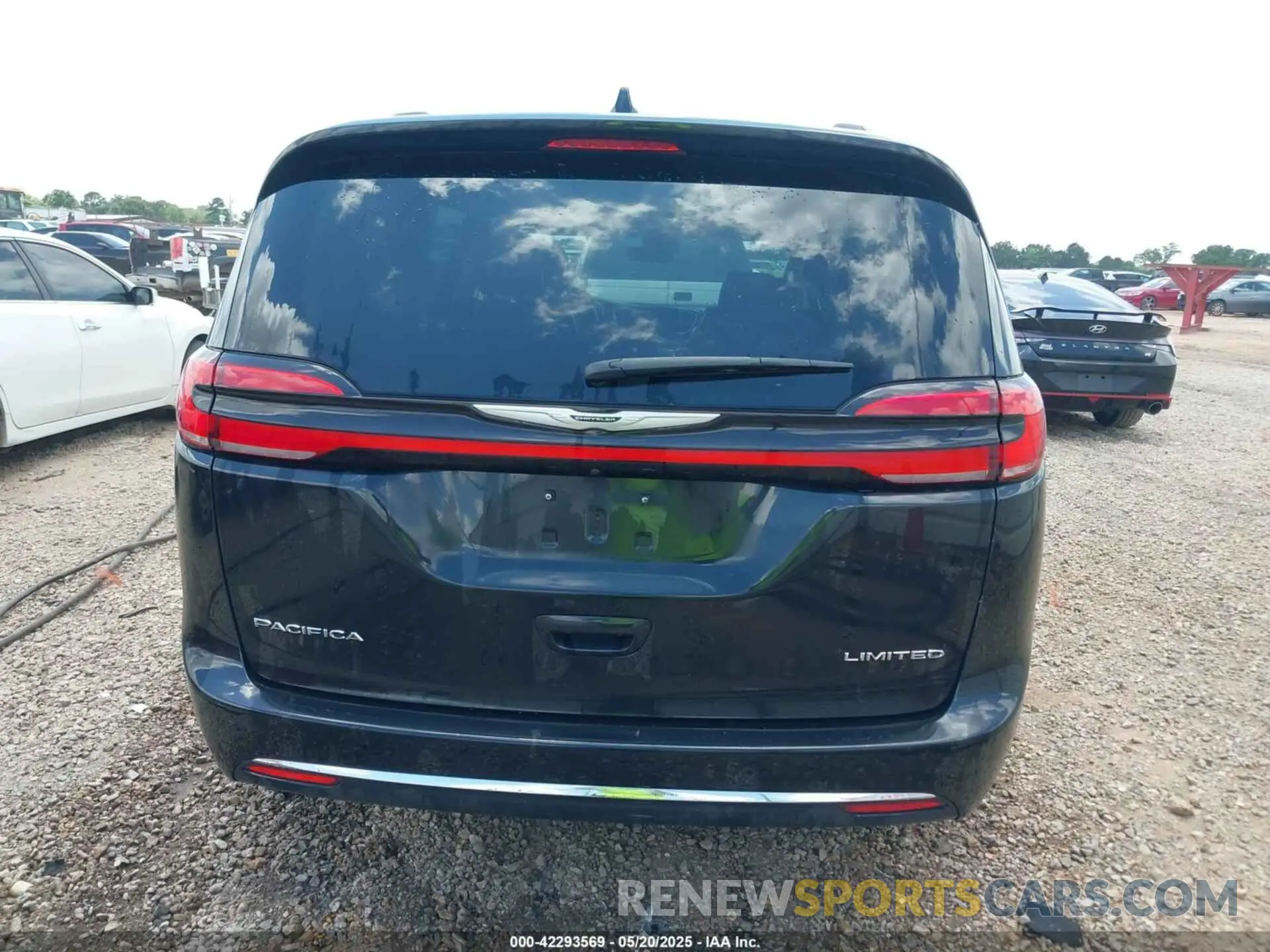 16 Photograph of a damaged car 2C4RC1GG1PR586862 CHRYSLER PACIFICA 2023
