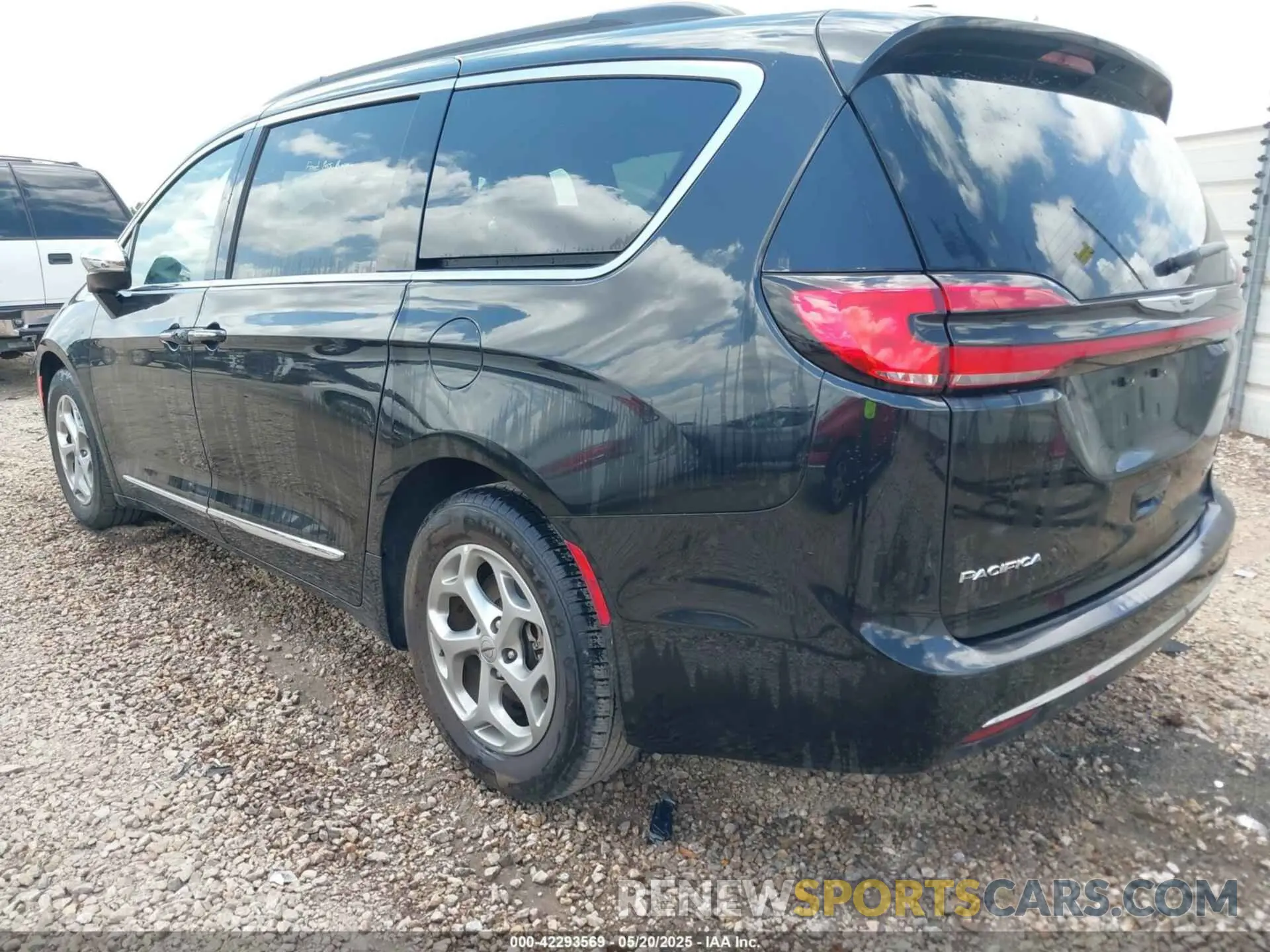 3 Photograph of a damaged car 2C4RC1GG1PR586862 CHRYSLER PACIFICA 2023