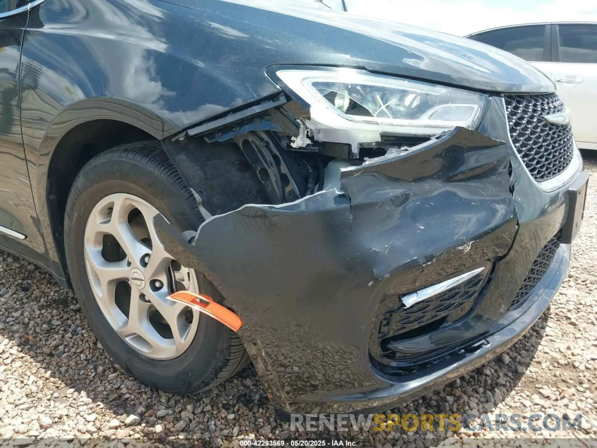 6 Photograph of a damaged car 2C4RC1GG1PR586862 CHRYSLER PACIFICA 2023