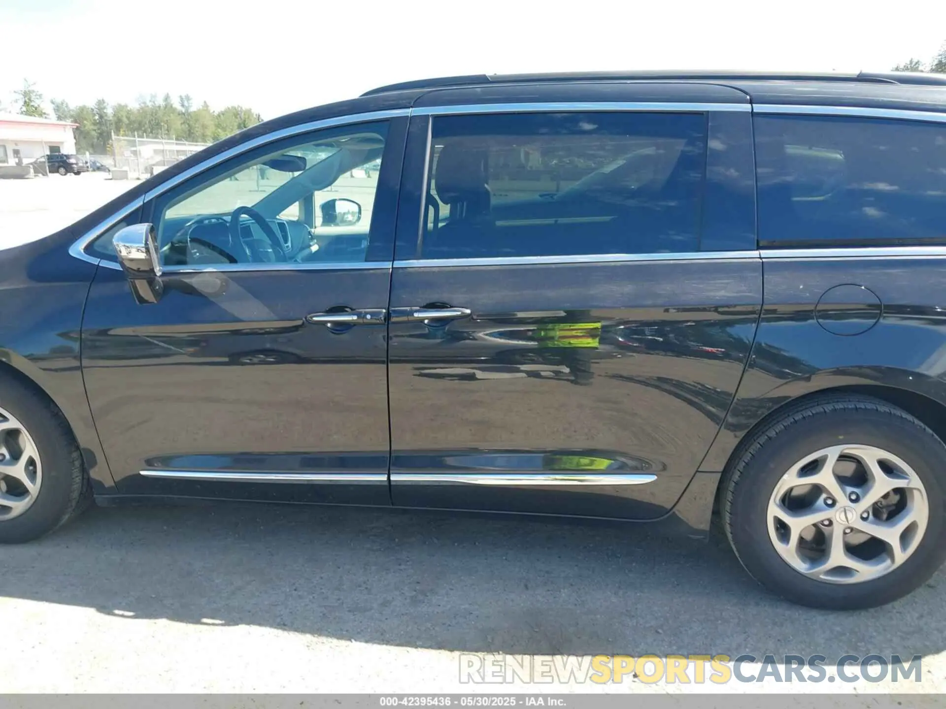 15 Photograph of a damaged car 2C4RC1GG3PR619862 CHRYSLER PACIFICA 2023