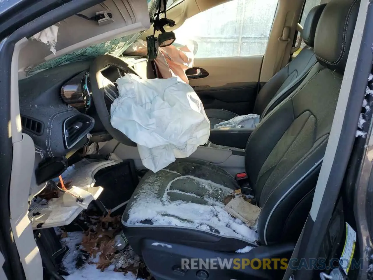 7 Photograph of a damaged car 2C4RC1GG6PR577722 CHRYSLER PACIFICA 2023