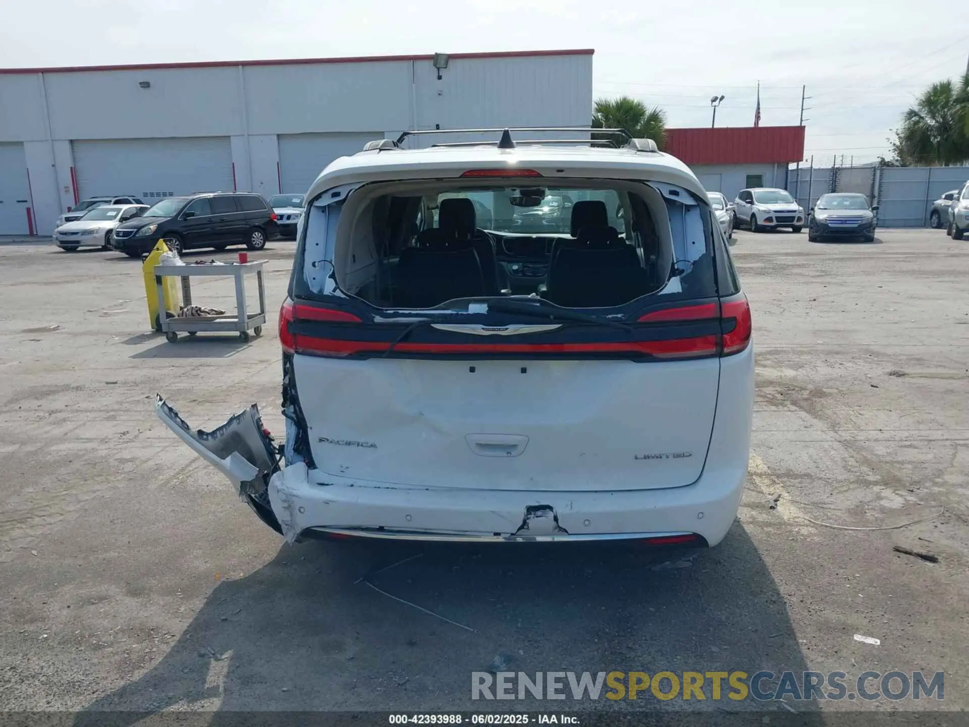 16 Photograph of a damaged car 2C4RC1GG7PR566163 CHRYSLER PACIFICA 2023