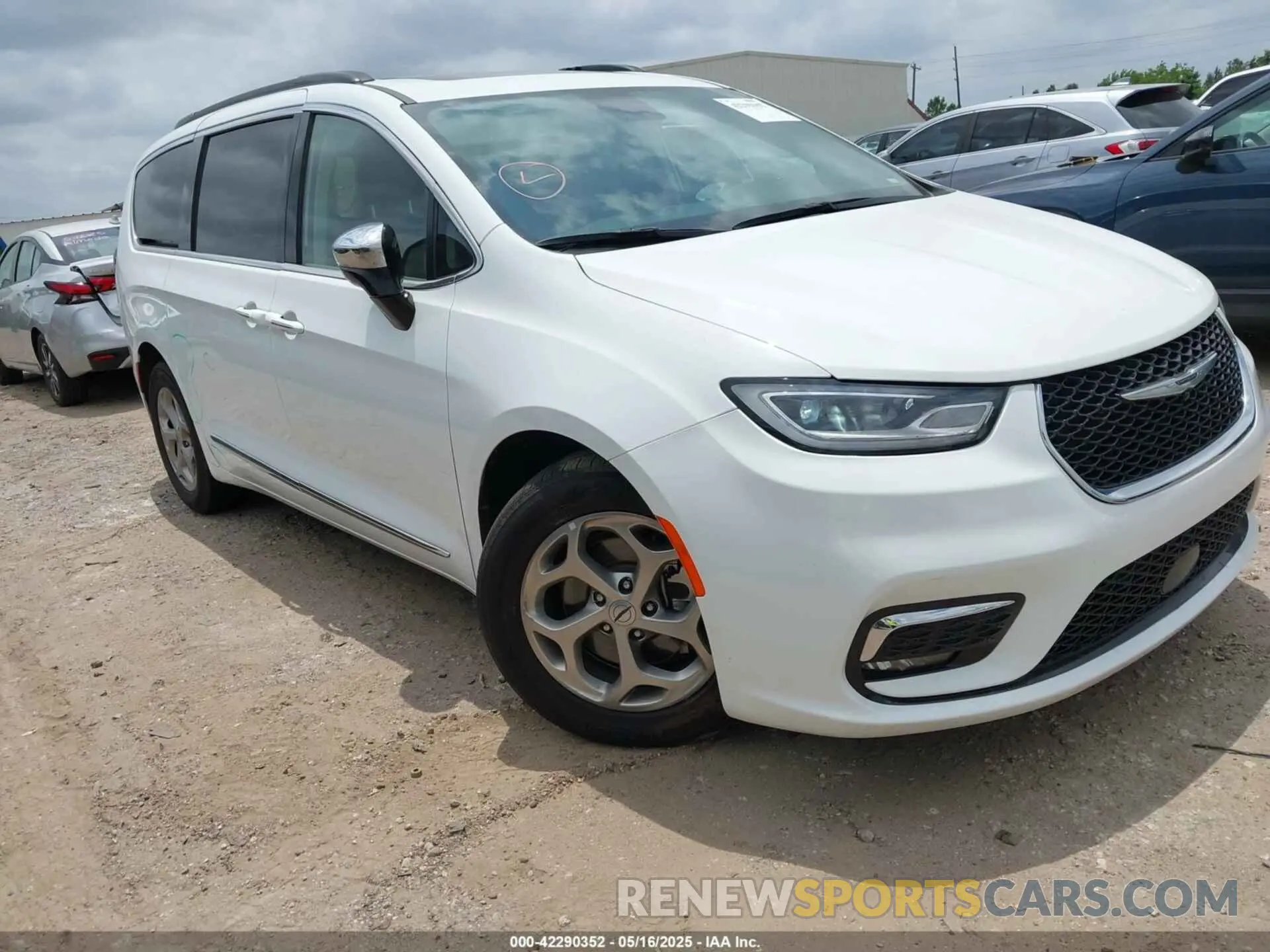 1 Photograph of a damaged car 2C4RC1GG8PR532930 CHRYSLER PACIFICA 2023