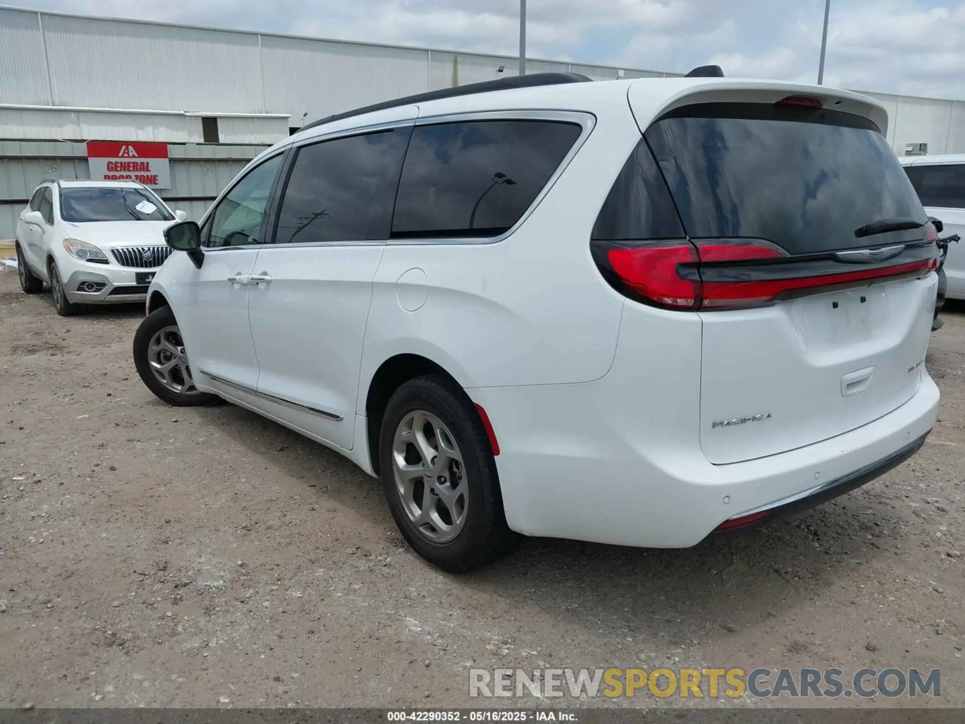 3 Photograph of a damaged car 2C4RC1GG8PR532930 CHRYSLER PACIFICA 2023
