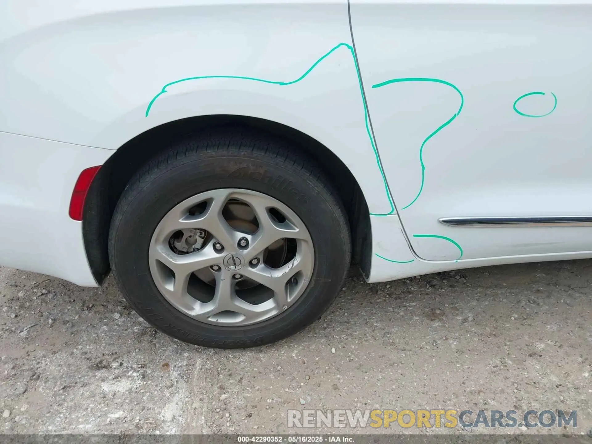 6 Photograph of a damaged car 2C4RC1GG8PR532930 CHRYSLER PACIFICA 2023