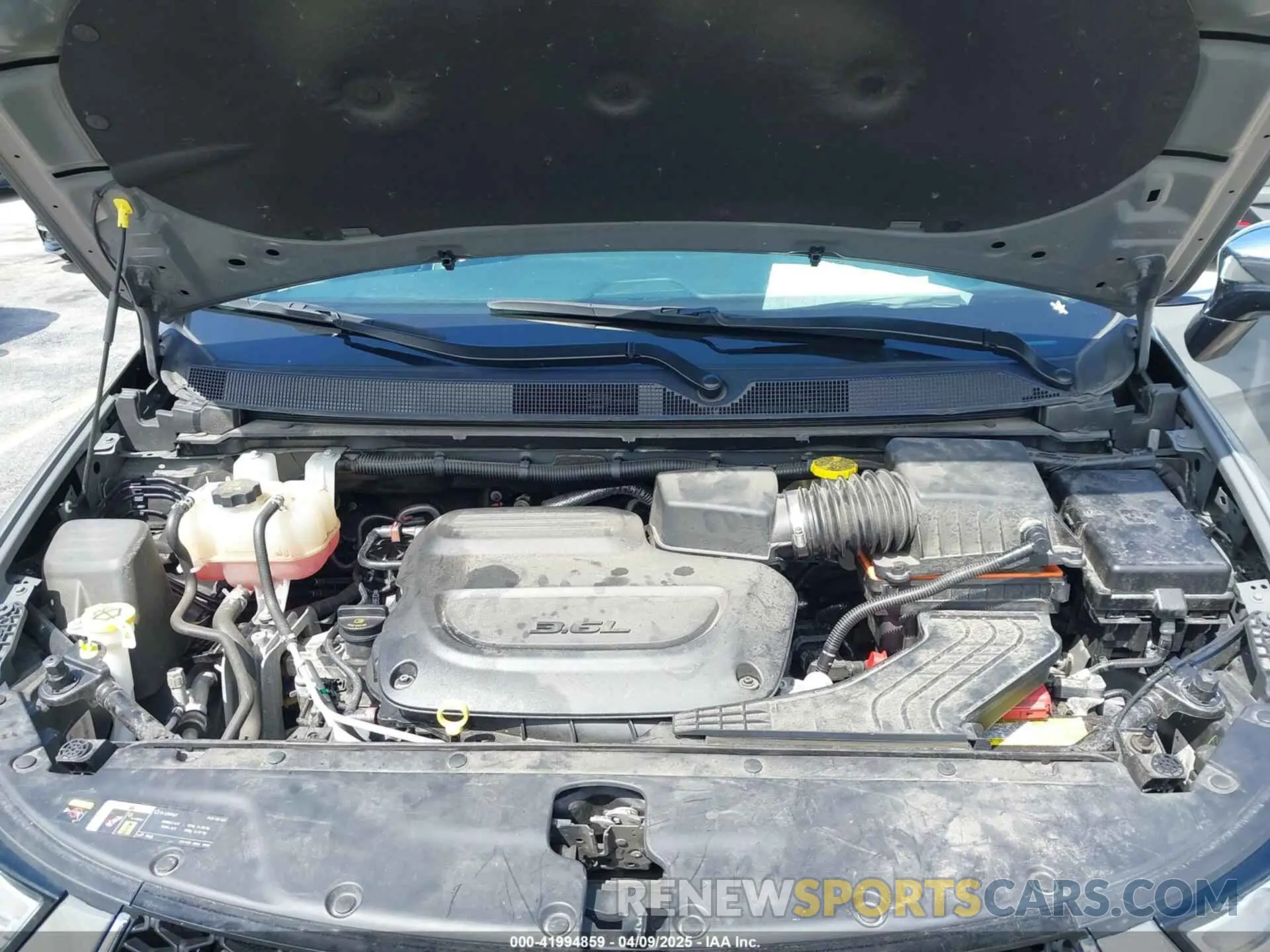 10 Photograph of a damaged car 2C4RC1GG8PR559478 CHRYSLER PACIFICA 2023