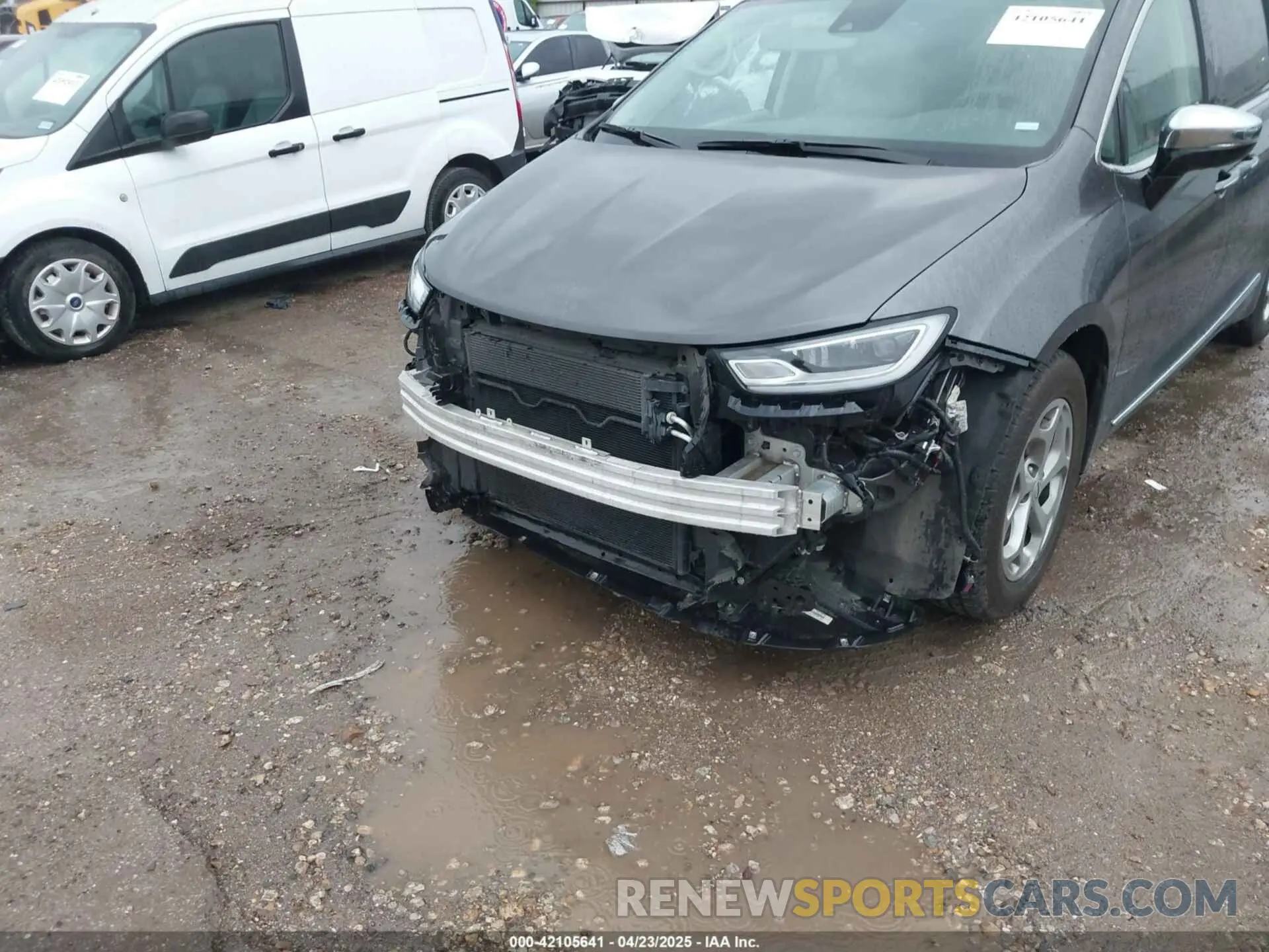 6 Photograph of a damaged car 2C4RC1GG9PR610843 CHRYSLER PACIFICA 2023