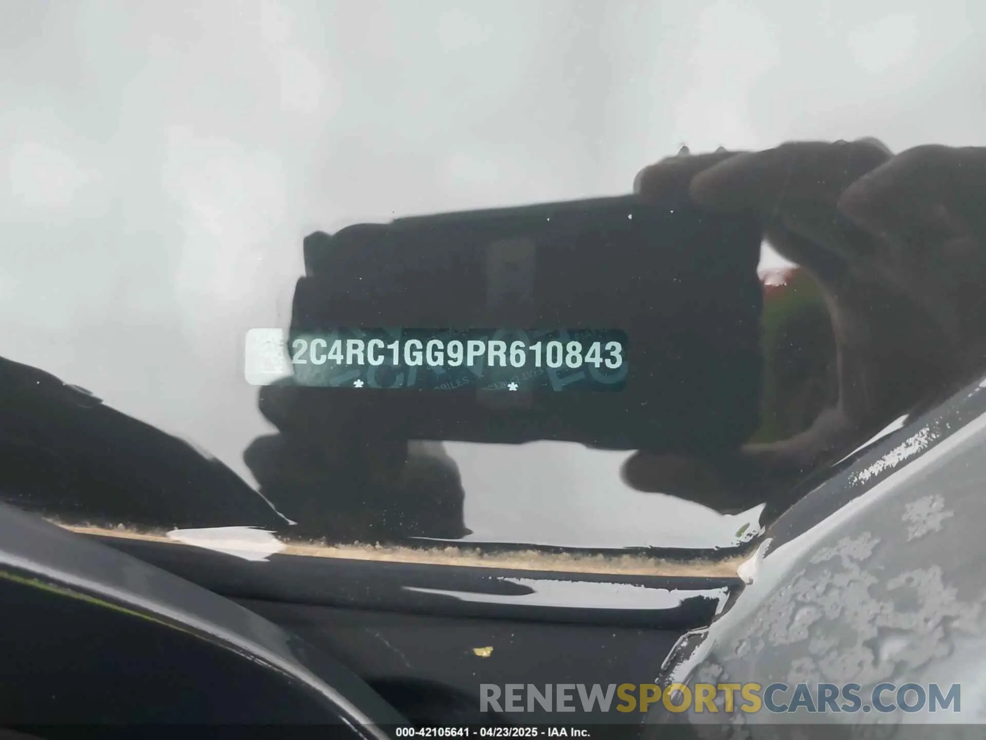 9 Photograph of a damaged car 2C4RC1GG9PR610843 CHRYSLER PACIFICA 2023
