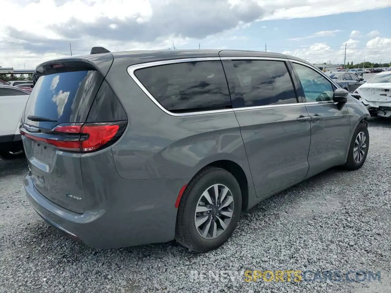 3 Photograph of a damaged car 2C4RC1L70PR554281 CHRYSLER PACIFICA 2023