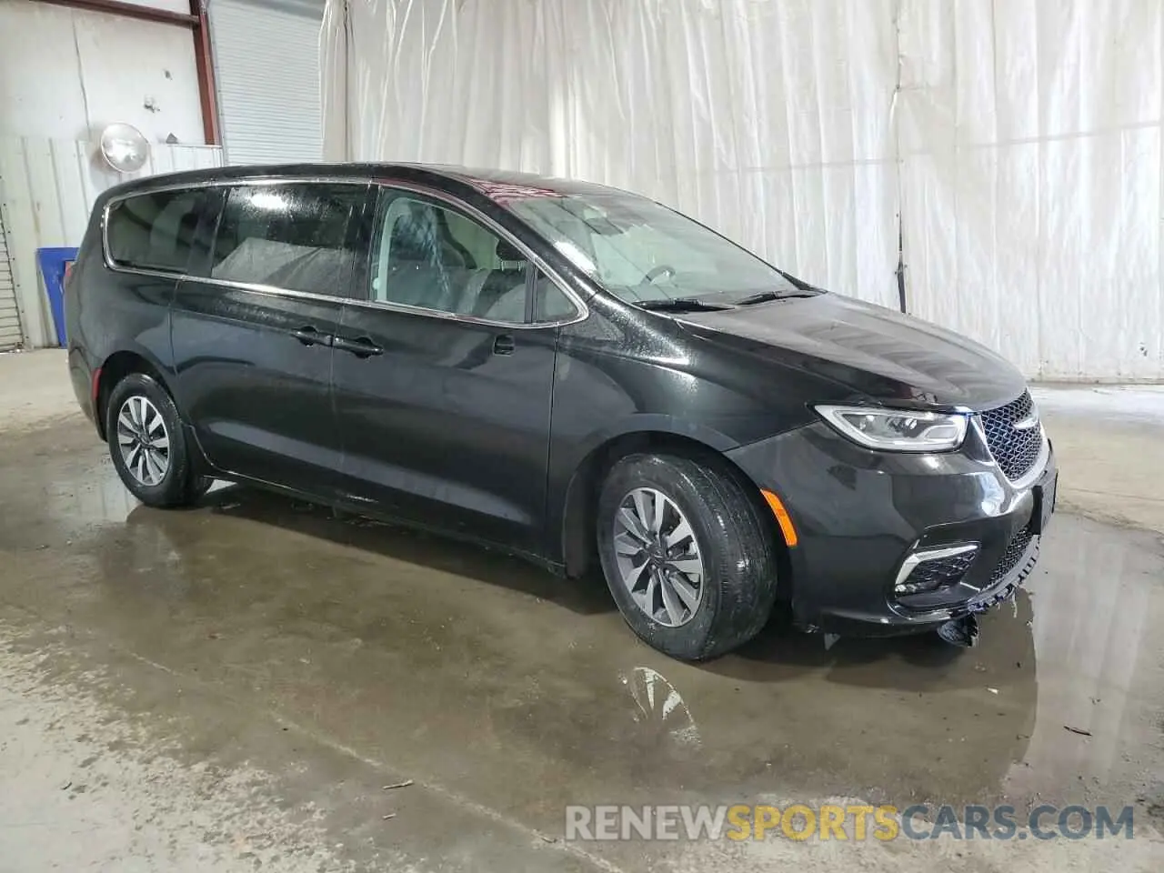 4 Photograph of a damaged car 2C4RC1L70PR565278 CHRYSLER PACIFICA 2023