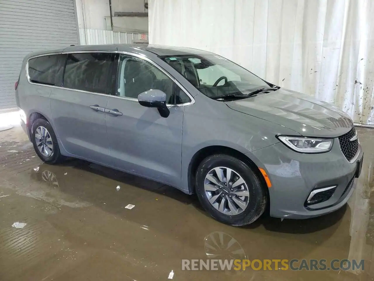 4 Photograph of a damaged car 2C4RC1L70PR603883 CHRYSLER PACIFICA 2023