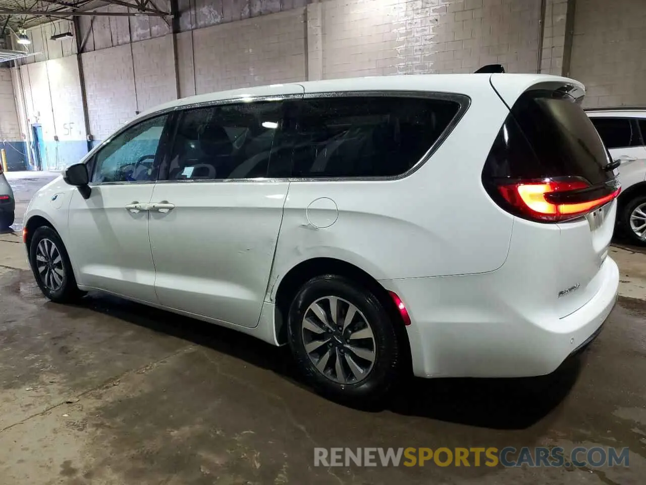 2 Photograph of a damaged car 2C4RC1L72PR562270 CHRYSLER PACIFICA 2023