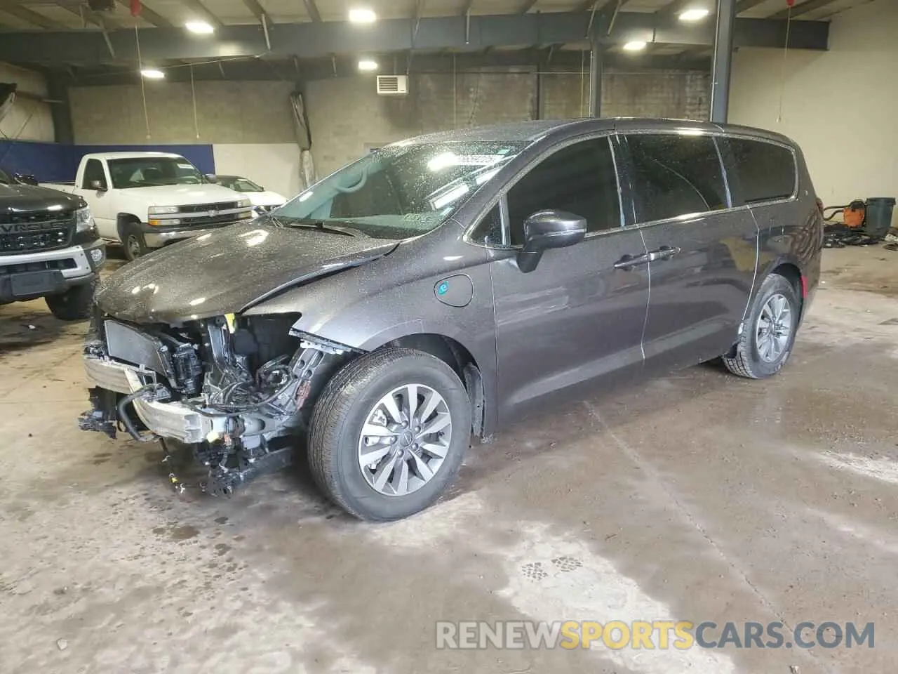 1 Photograph of a damaged car 2C4RC1L72PR611659 CHRYSLER PACIFICA 2023