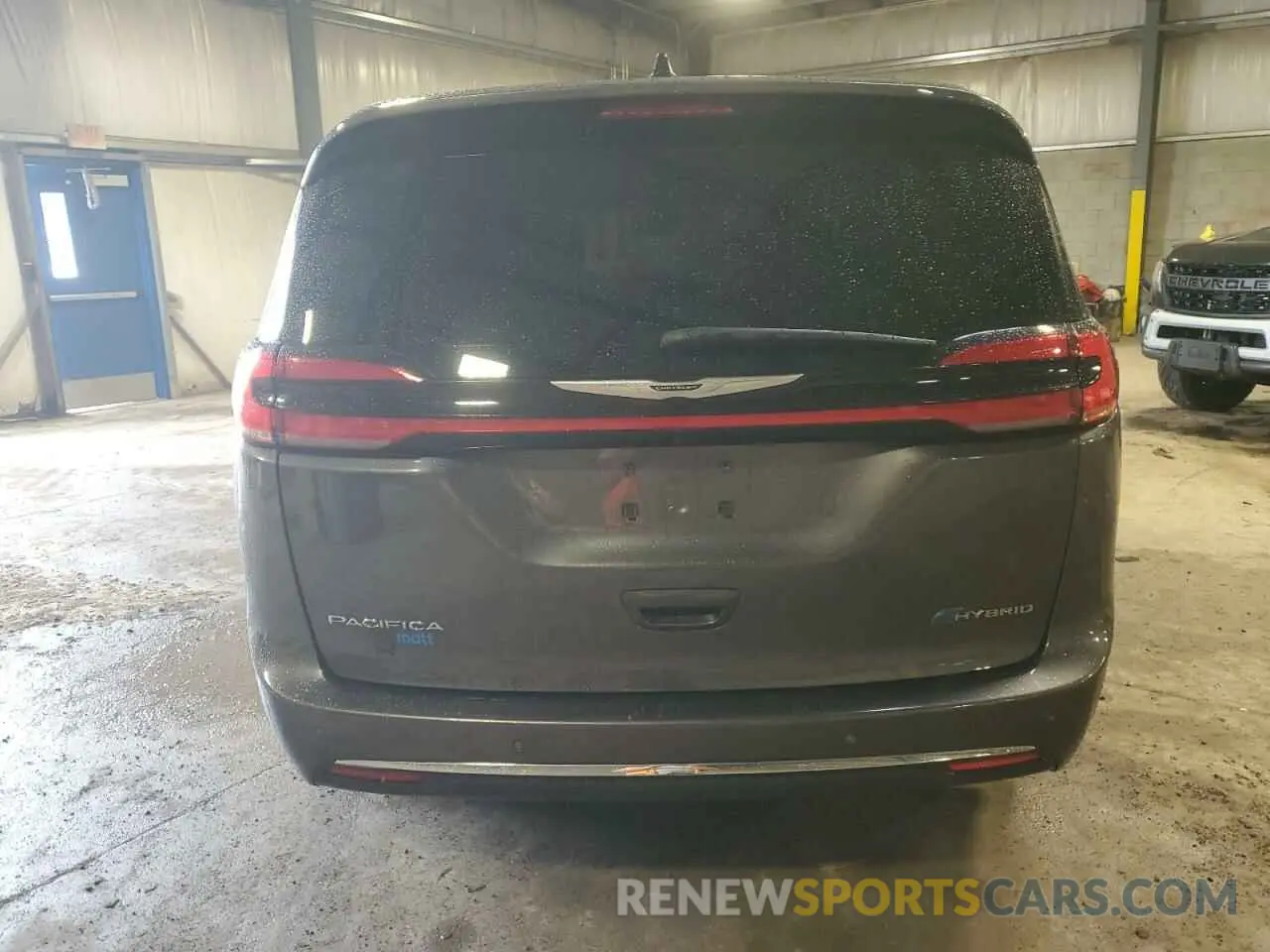 6 Photograph of a damaged car 2C4RC1L72PR611659 CHRYSLER PACIFICA 2023