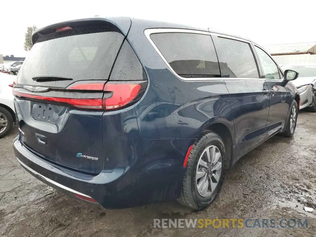 3 Photograph of a damaged car 2C4RC1L72PR632382 CHRYSLER PACIFICA 2023