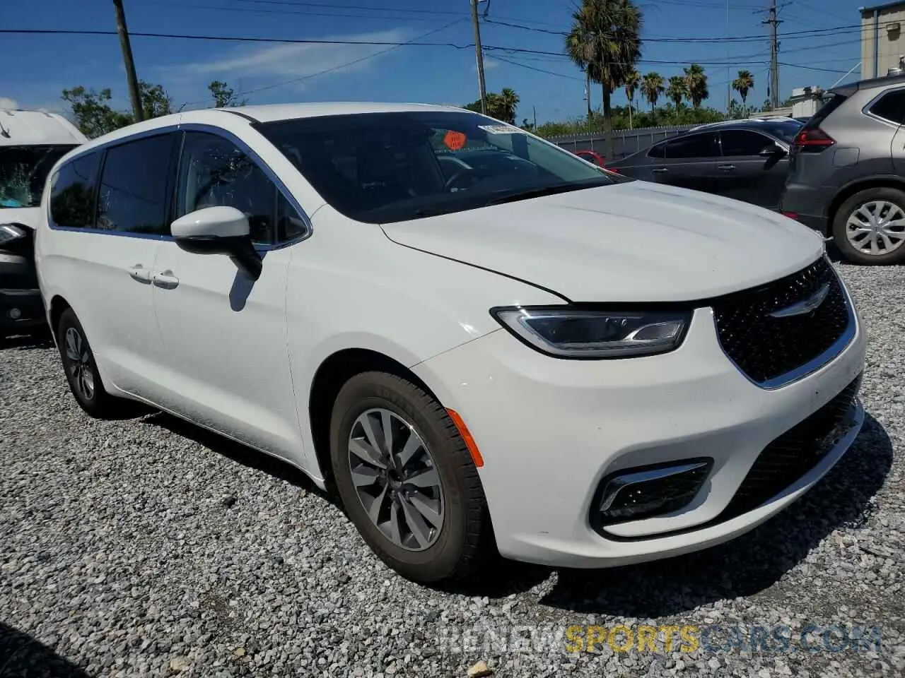 4 Photograph of a damaged car 2C4RC1L74PR558768 CHRYSLER PACIFICA 2023