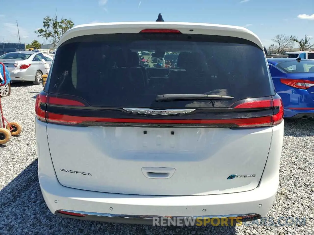 6 Photograph of a damaged car 2C4RC1L74PR558768 CHRYSLER PACIFICA 2023