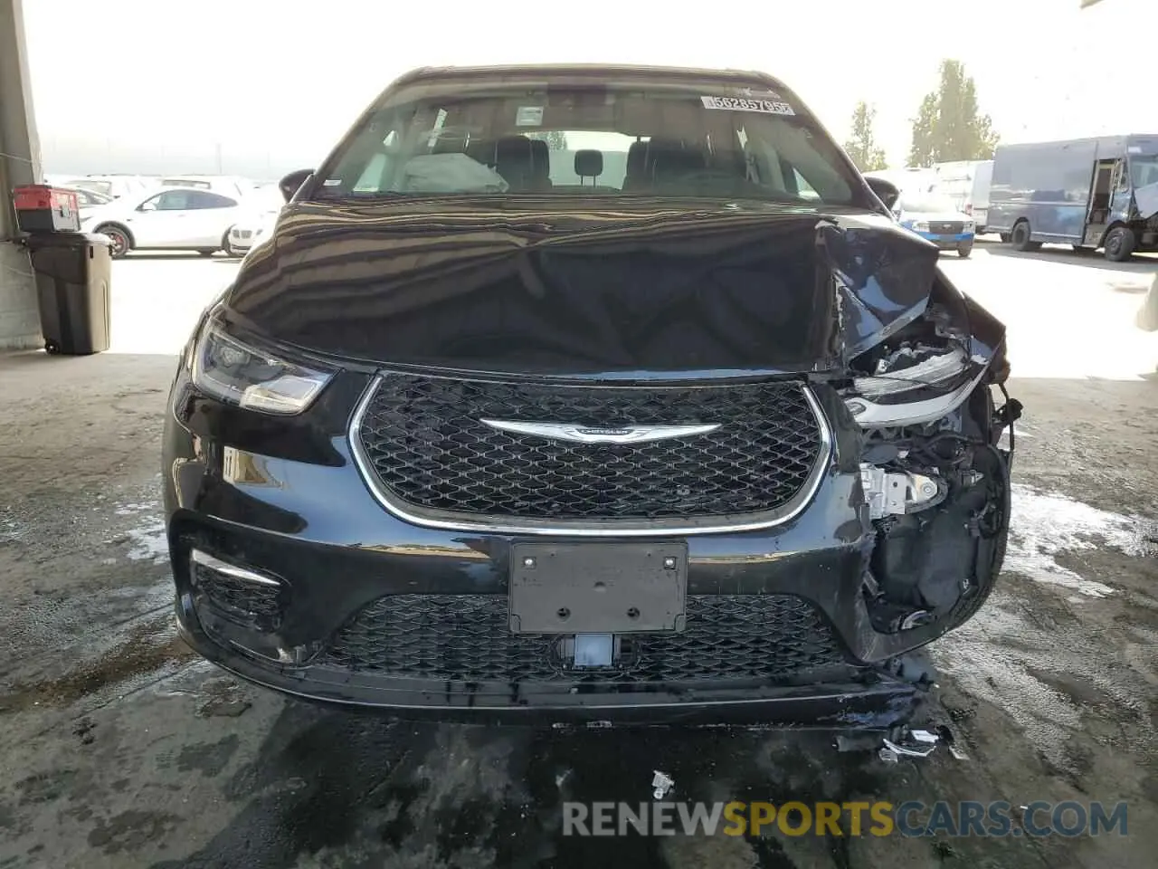 5 Photograph of a damaged car 2C4RC1L76PR541258 CHRYSLER PACIFICA 2023