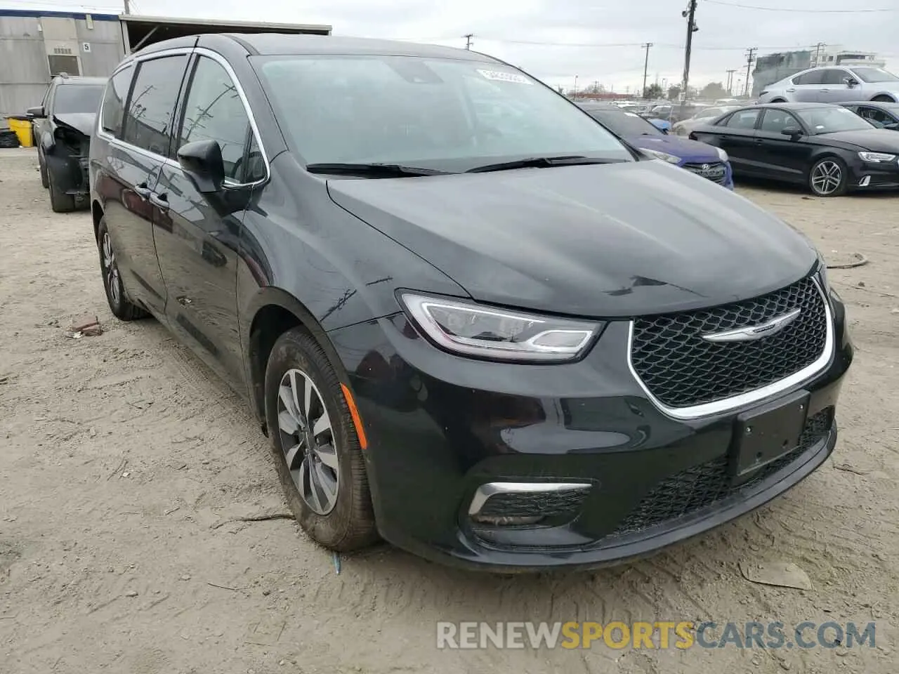 4 Photograph of a damaged car 2C4RC1L78PR541746 CHRYSLER PACIFICA 2023