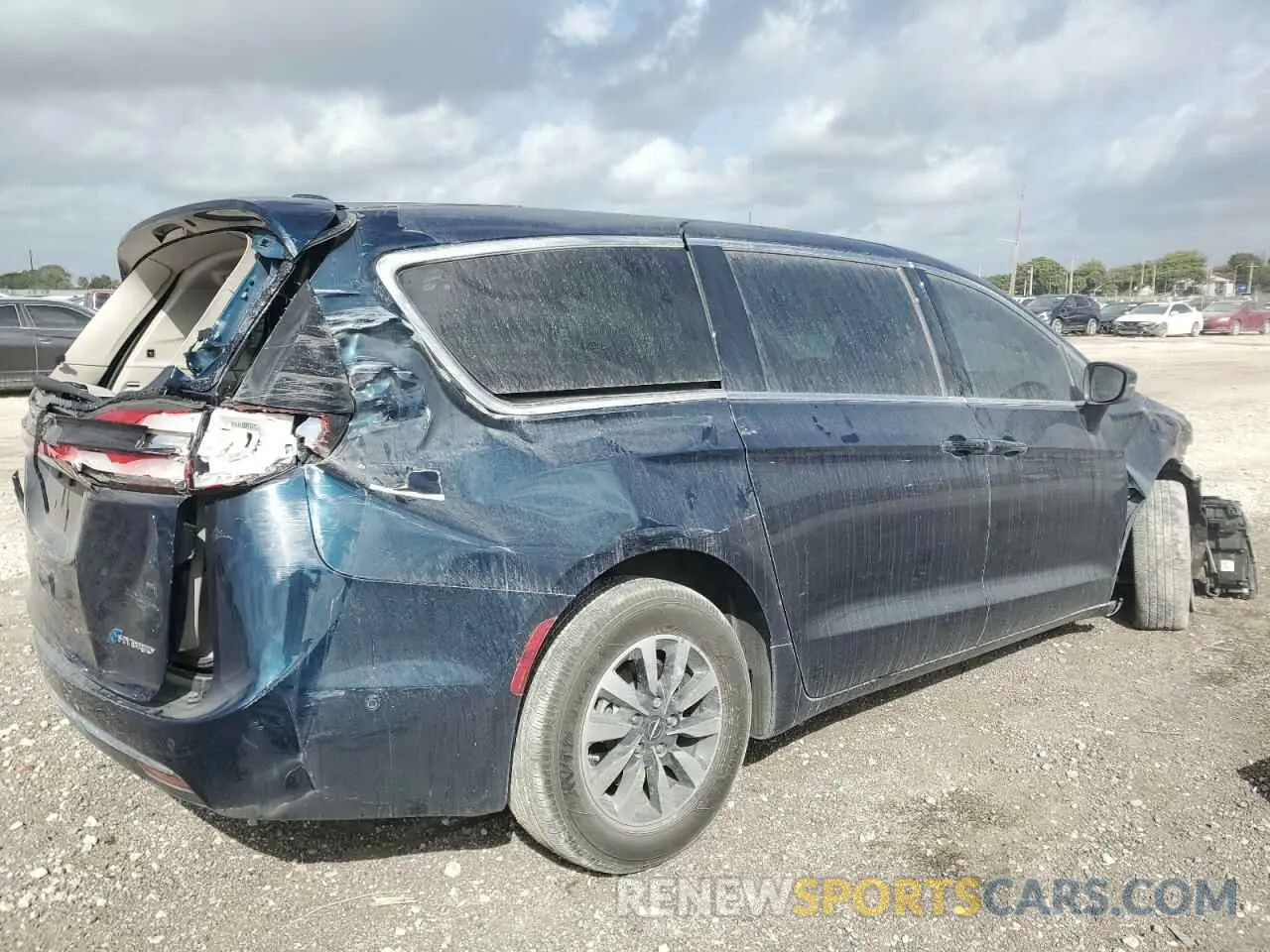 3 Photograph of a damaged car 2C4RC1L79PR509954 CHRYSLER PACIFICA 2023