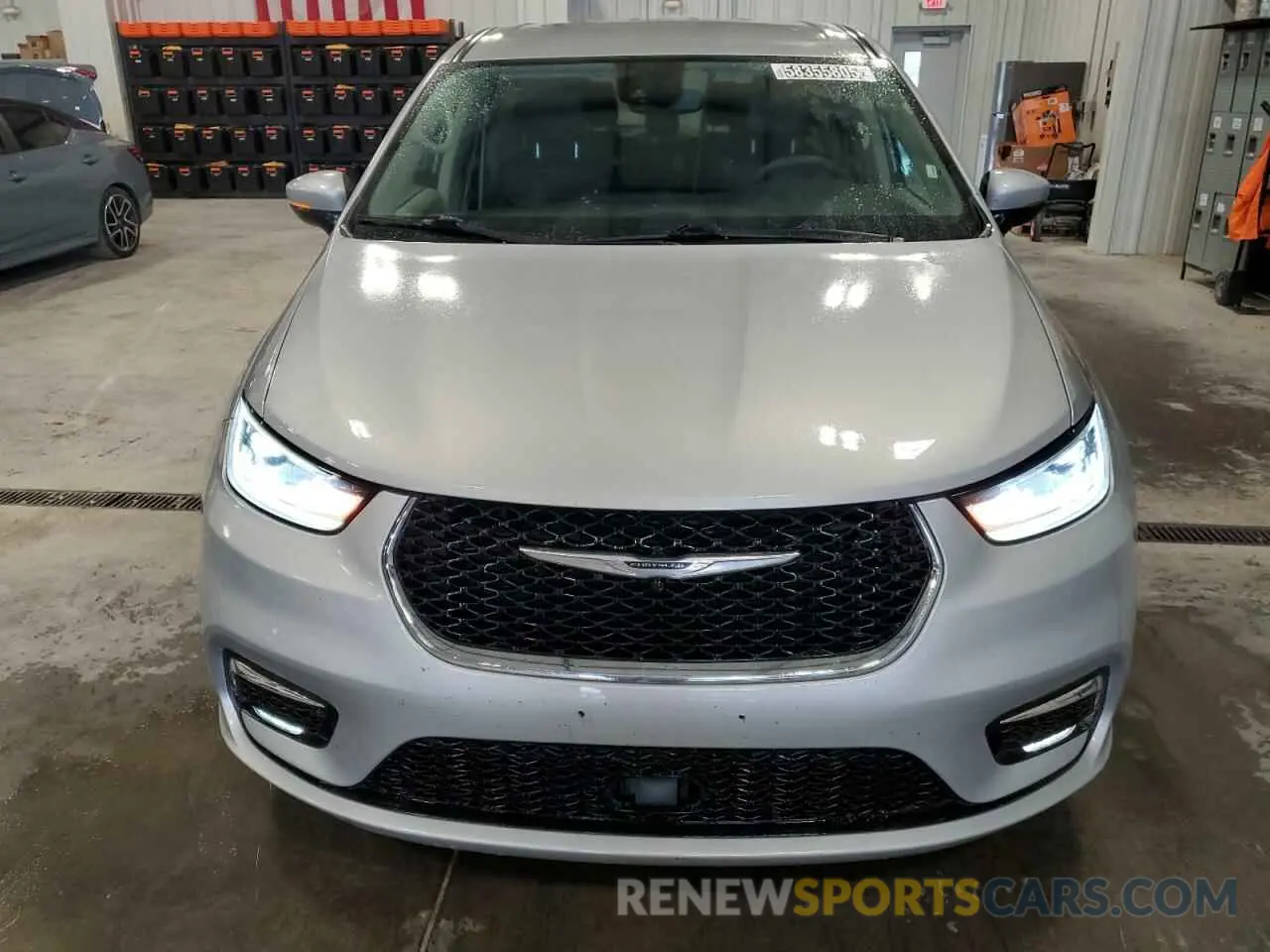 5 Photograph of a damaged car 2C4RC1L79PR604241 CHRYSLER PACIFICA 2023