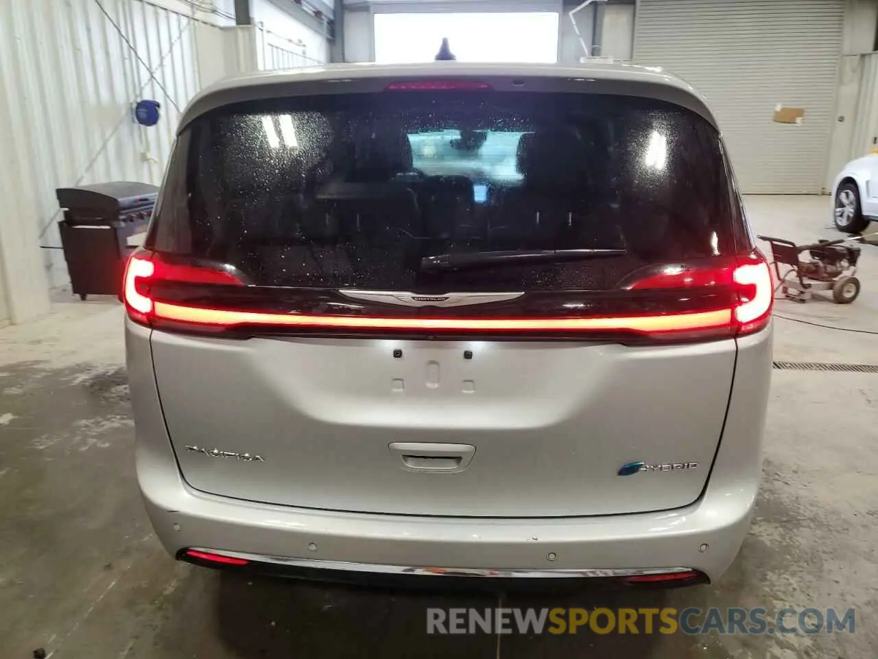 6 Photograph of a damaged car 2C4RC1L79PR604241 CHRYSLER PACIFICA 2023