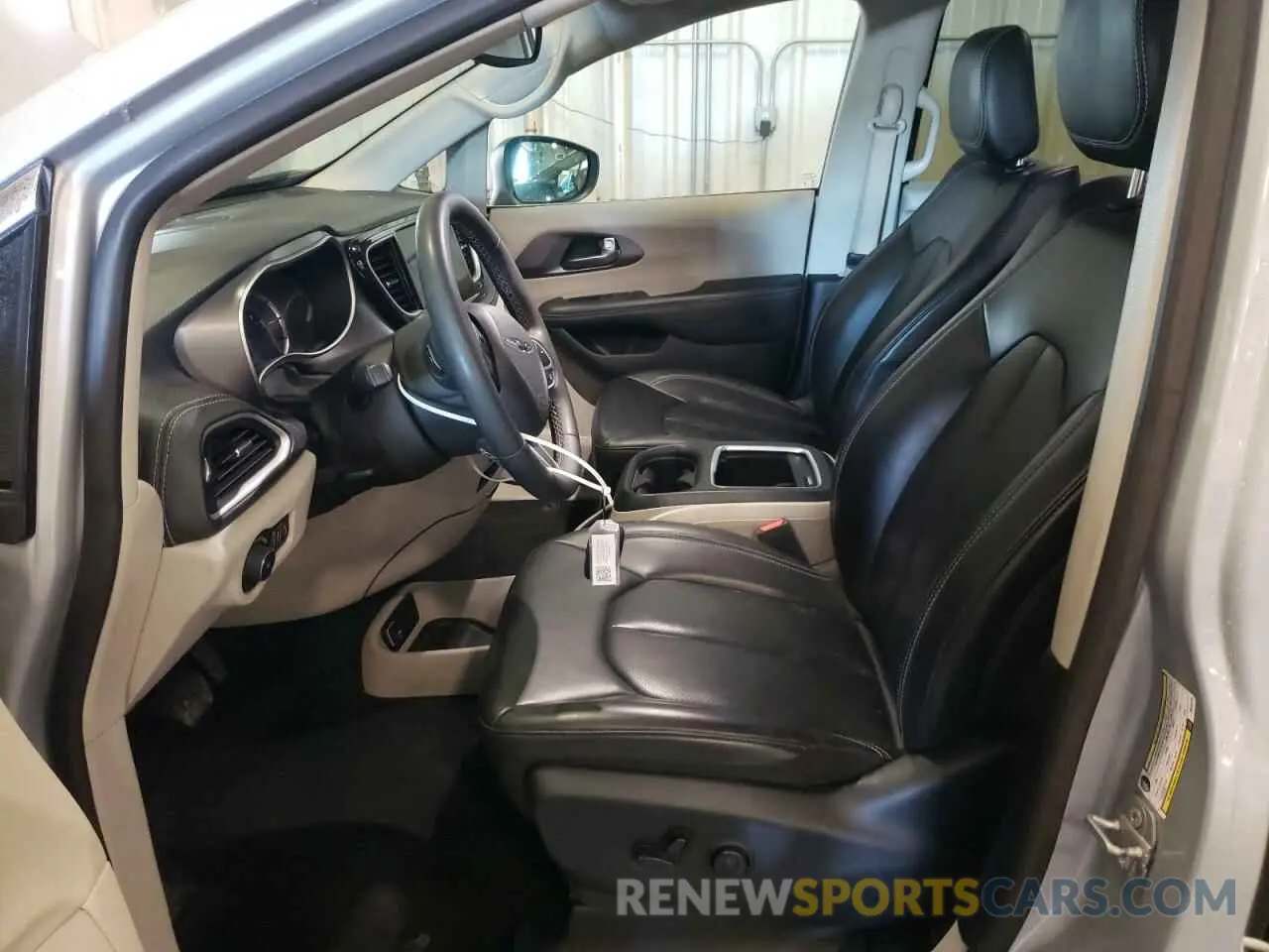 7 Photograph of a damaged car 2C4RC1L79PR626126 CHRYSLER PACIFICA 2023