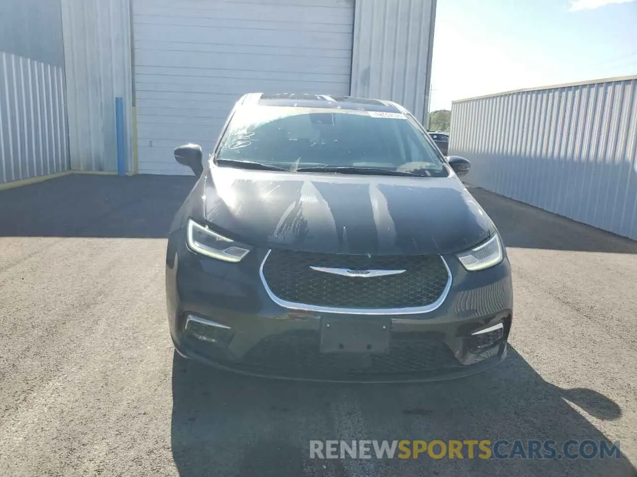 5 Photograph of a damaged car 2C4RC1L7XPR592181 CHRYSLER PACIFICA 2023