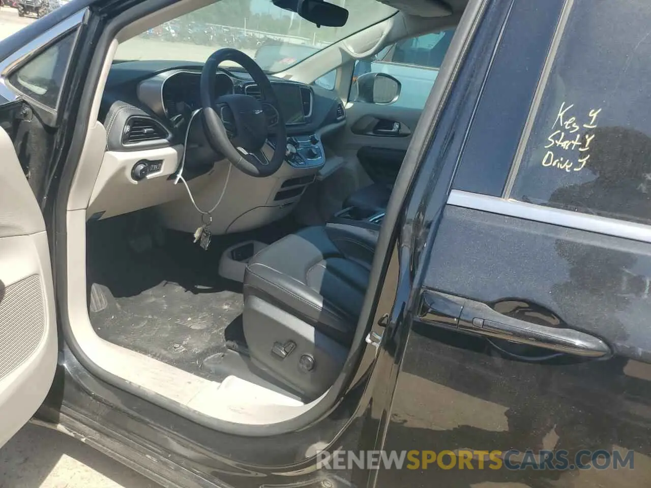 7 Photograph of a damaged car 2C4RC1L7XPR592181 CHRYSLER PACIFICA 2023
